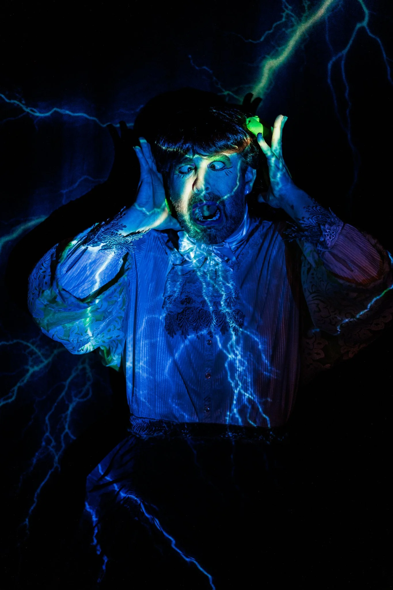 044-Dracula_Promos_929A7709_Online.jpg