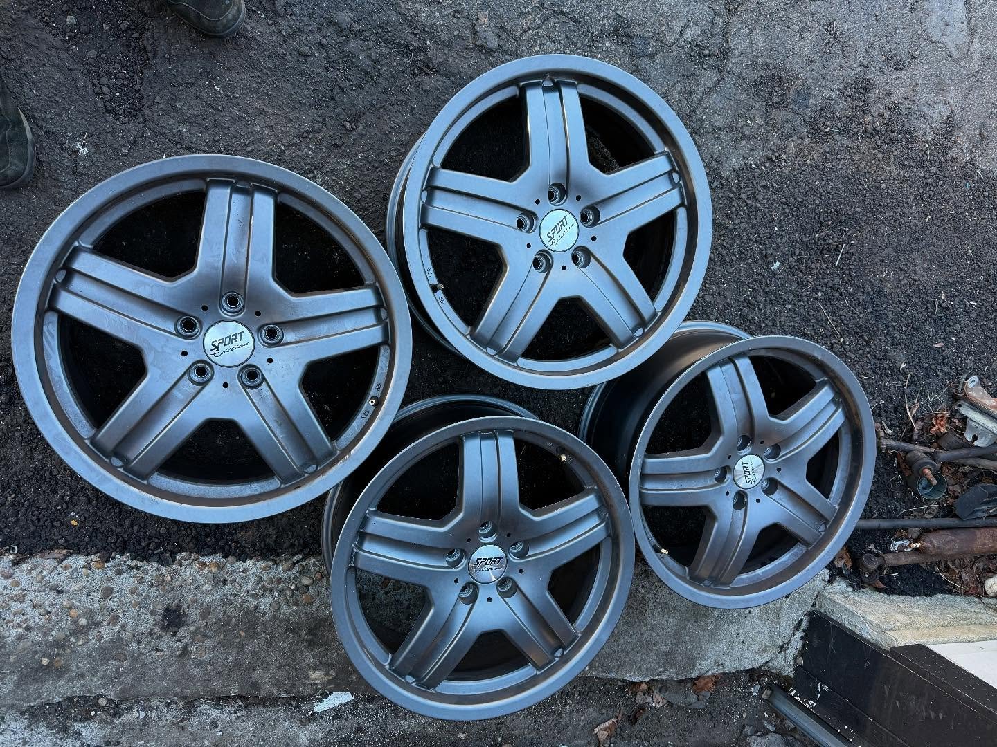 These 19 inch wheels just came off of a P38 Range Rover (1996-2002). This will be a good deal for someone interested in looking for a light upgrade.