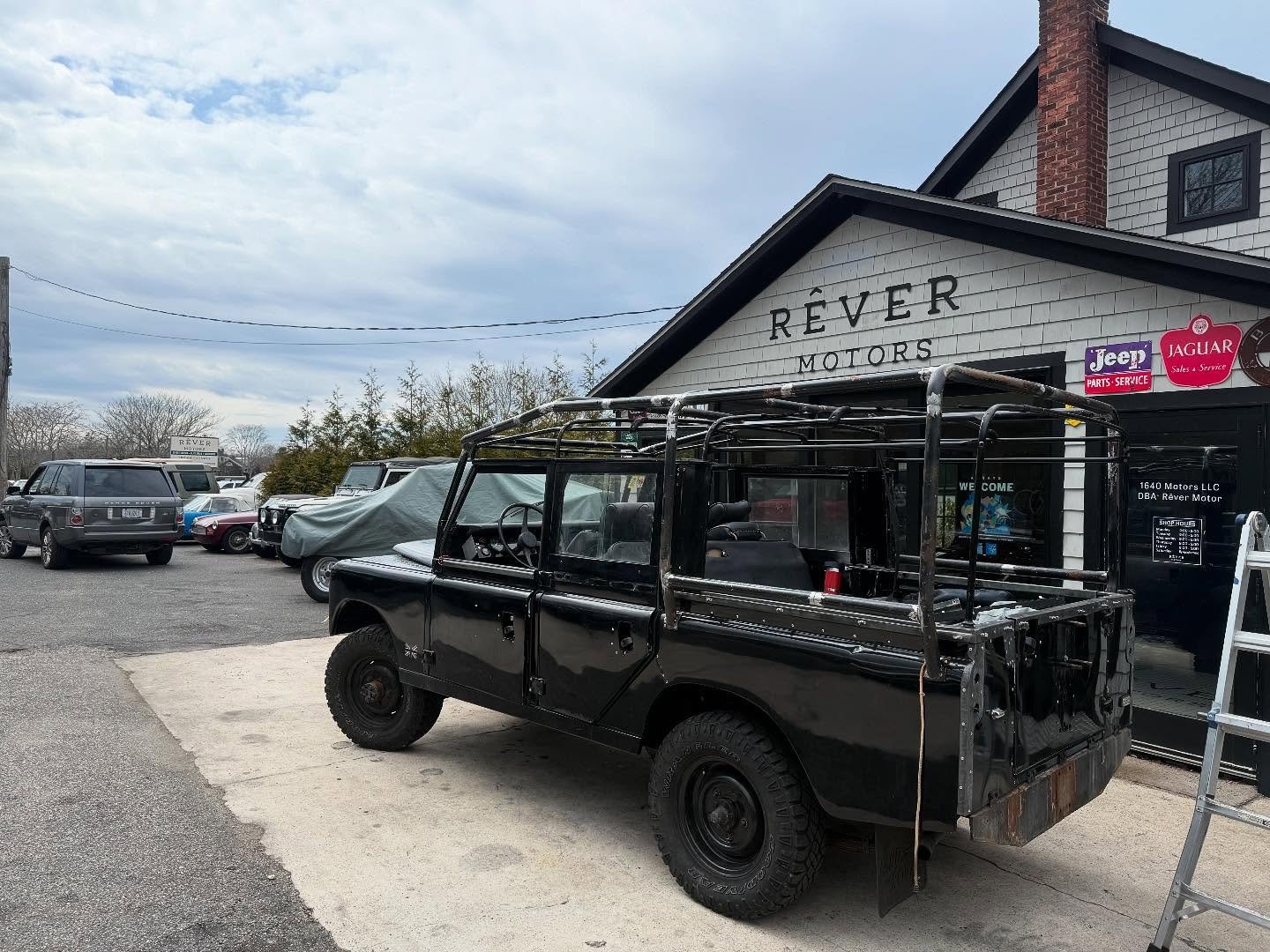This custom built safari roll cage for this 109 Rover Series IiA is coming out amazing!  After we get it painted up we will be installing a proper roof rack to respond to our clients request of having a a soft top truck that has a top is easily remov