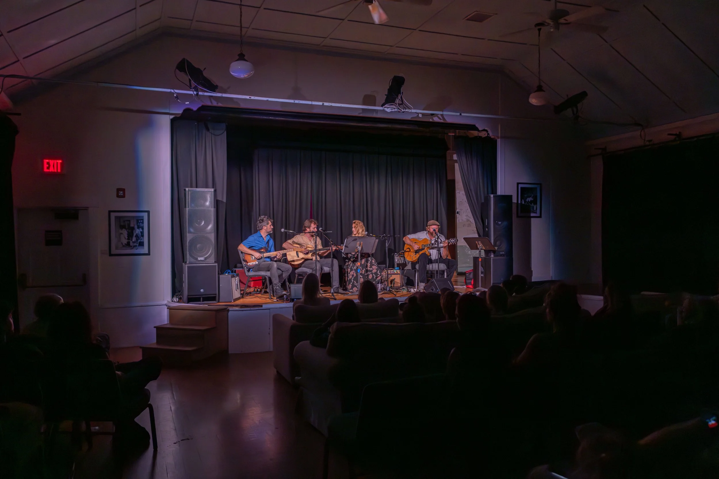 Lexie Roth at the Grange-Vineyard Lights Photography-65.jpeg