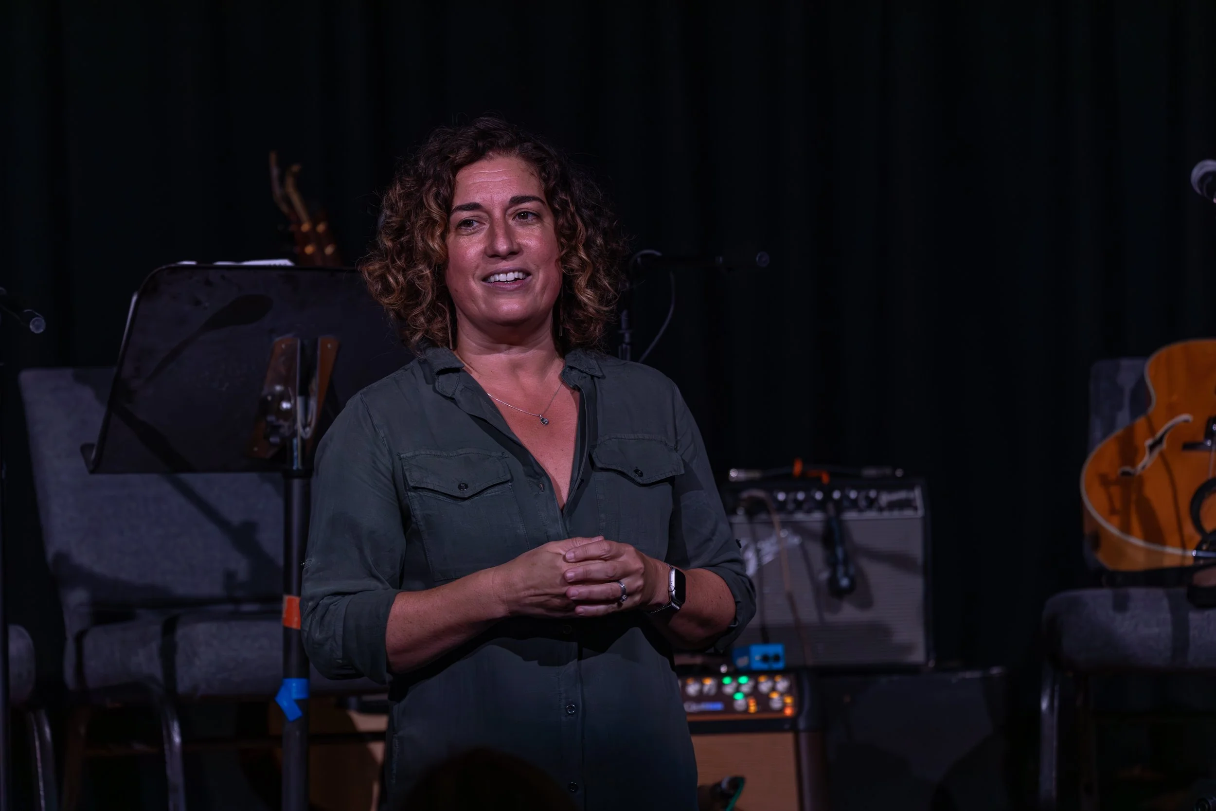 Lexie Roth at the Grange-Vineyard Lights Photography-30.jpeg