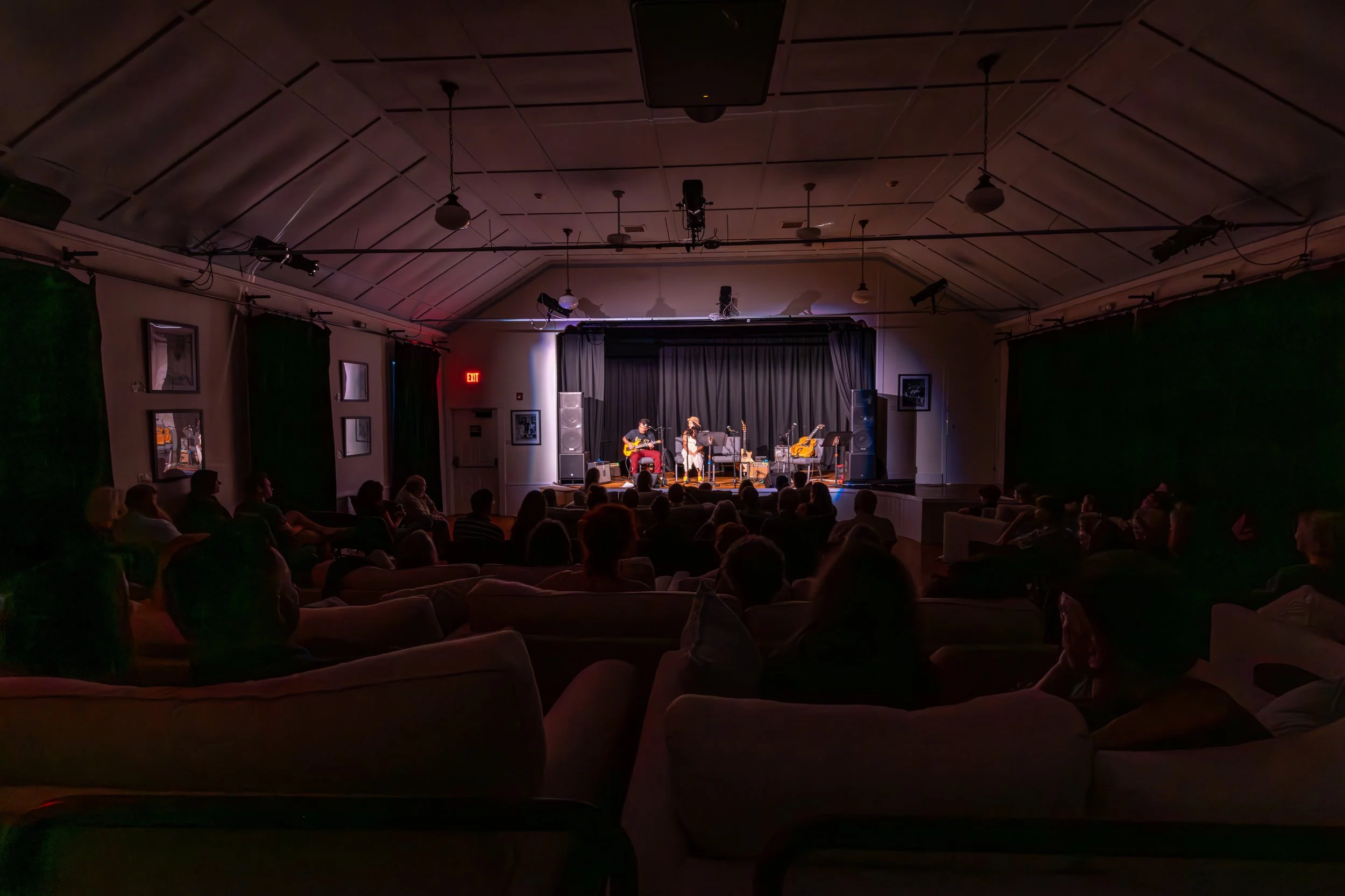 Lexie Roth at the Grange-Vineyard Lights Photography-20.jpeg