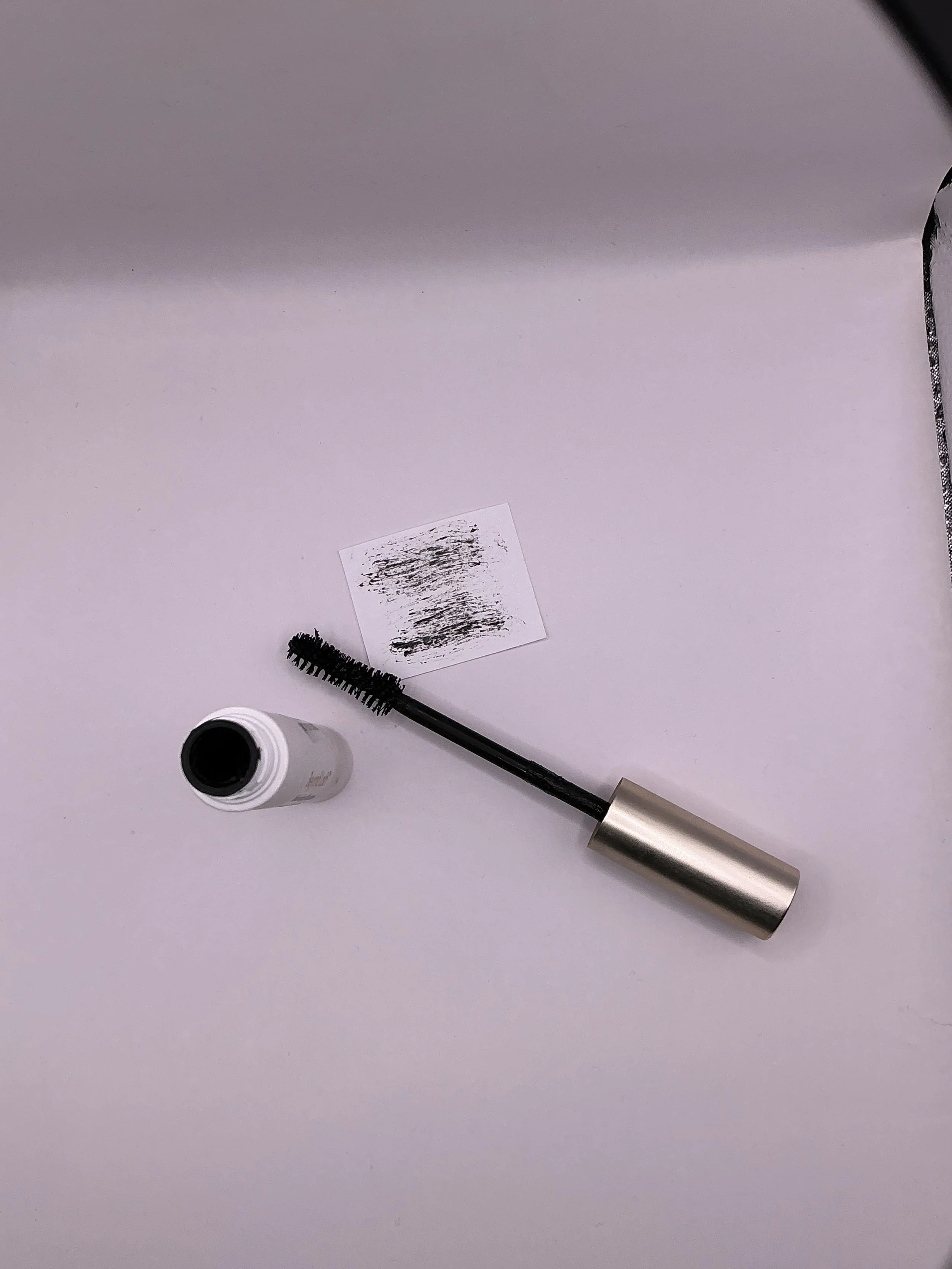 Beyond Lash *Black ink Volumizing Mascara