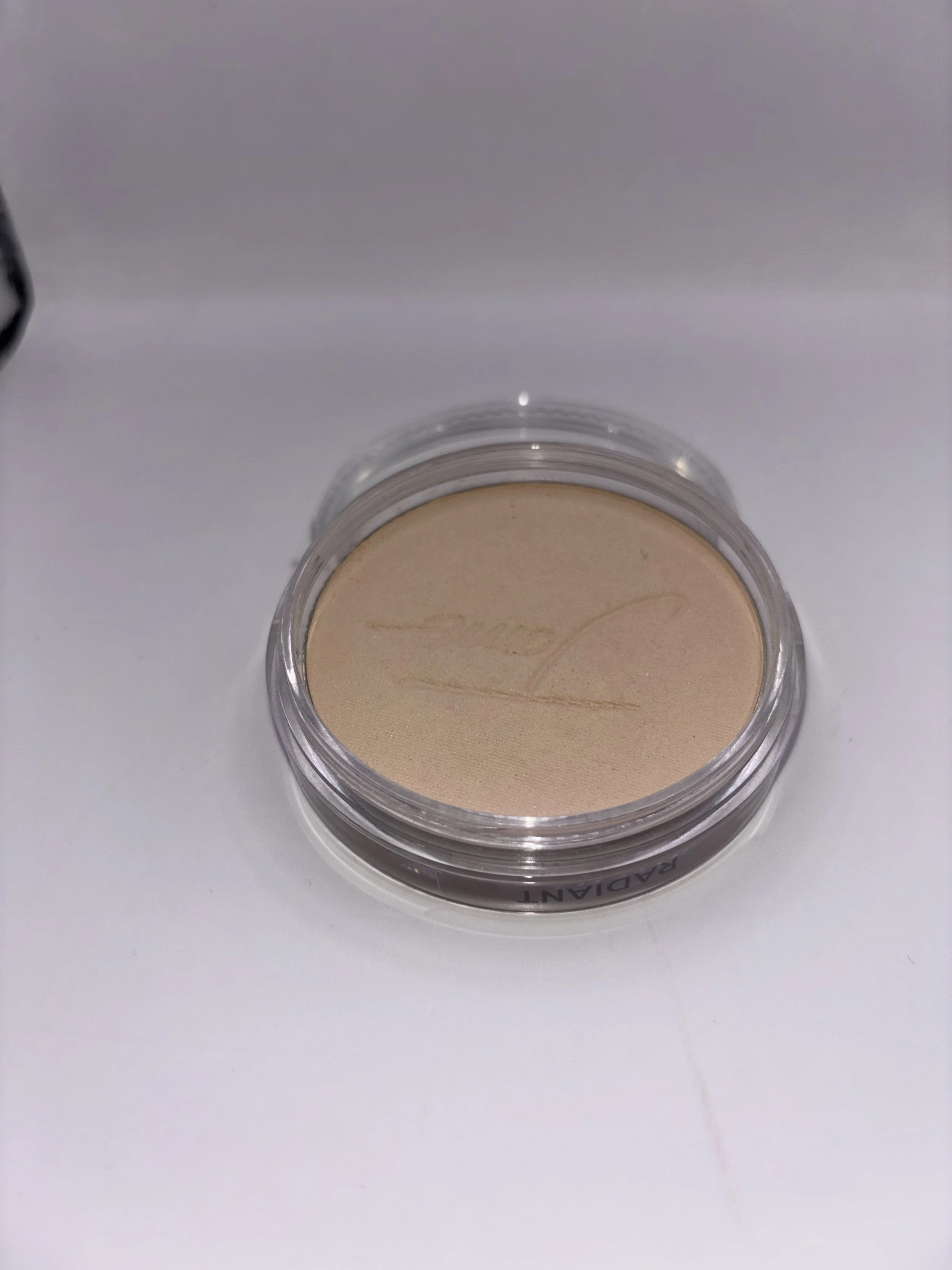 Pure Pressed *Radiant Base Refill