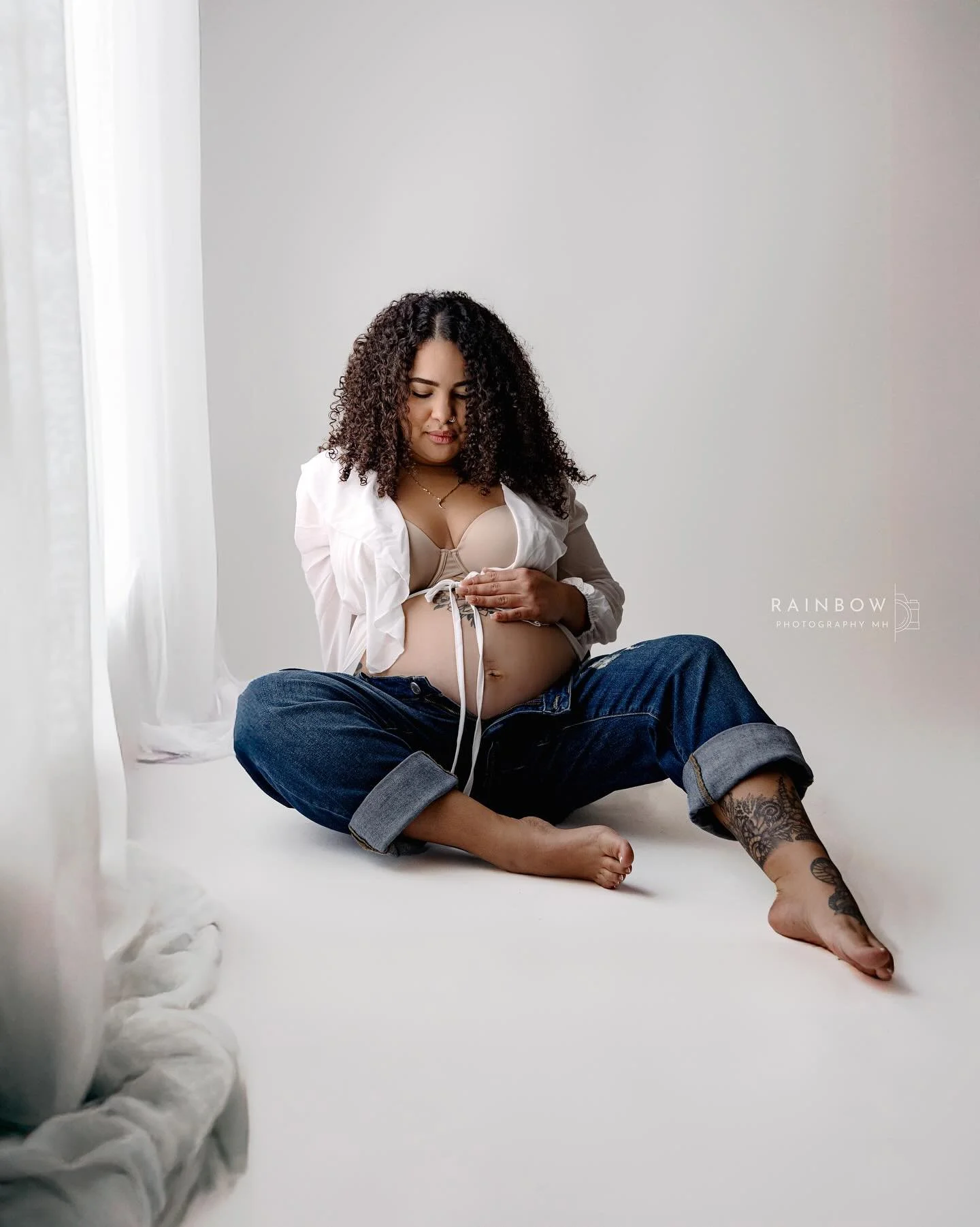M O M ✨

www.rainbowphotomh.com 
#dallasmaternityphotographer #dallasnewbornphotographer #fortworth #texasmaternityphotographer #dallastx #dallaspregnancy #dallasmoms