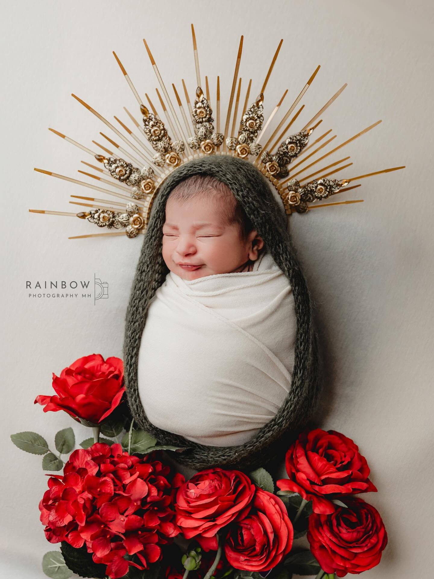 This sweet family had the vision to have baby girl wrapped as Virgin Mary for part of her session and I was happy to honorably provide ✨
www.rainbowphotomh.com 

#dallasnewbornphotography #arlingtonnewbornphotographer #arlingtontx #mansfieldtxnewborn
