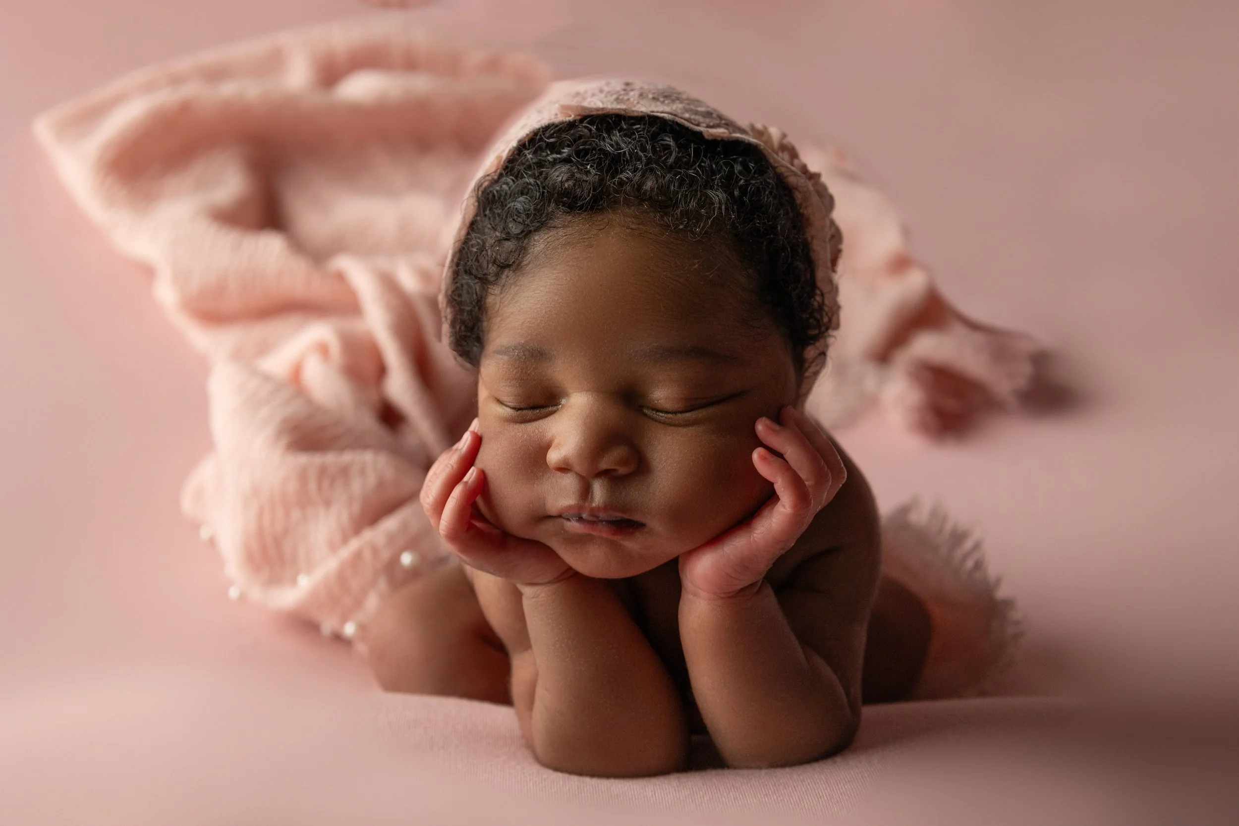 When Is the Best Time to Book Newborn Photos? (And Why It’s Earlier Than You Think) 