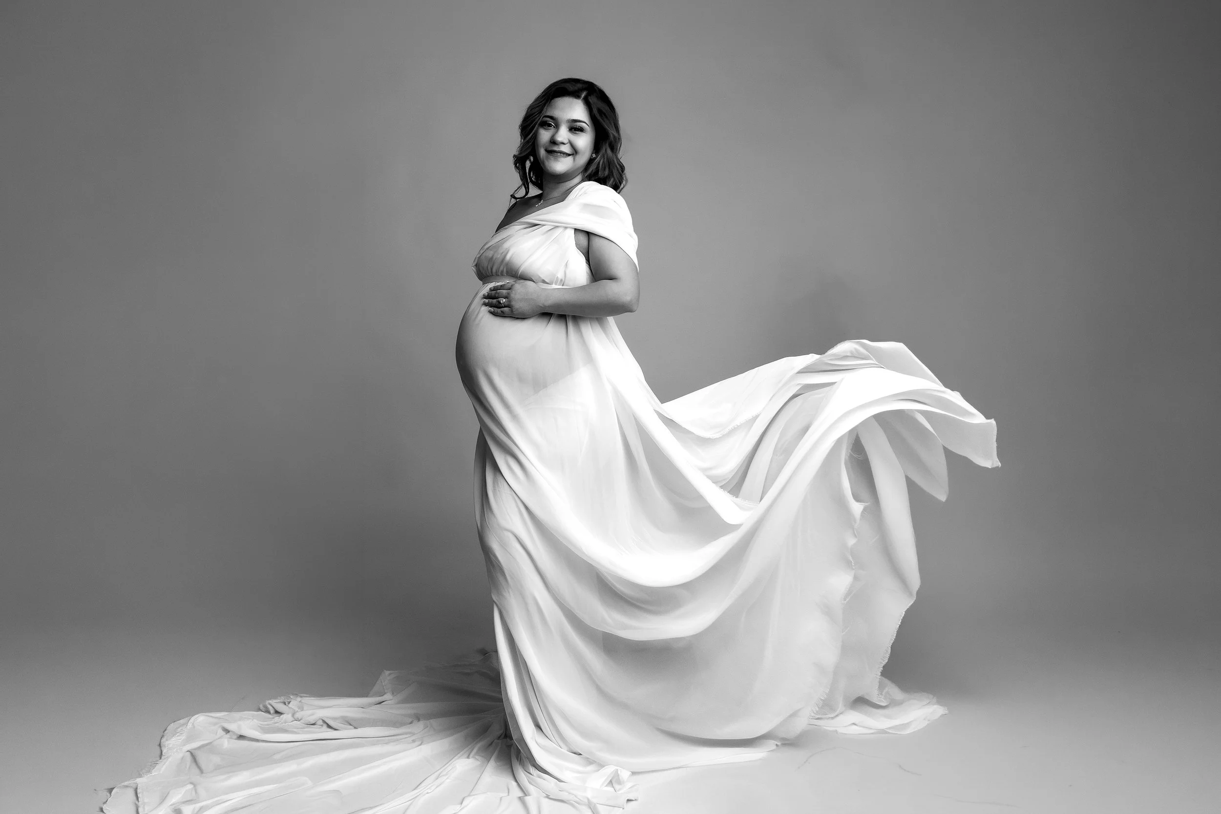 simple elegant maternity session dfw tx