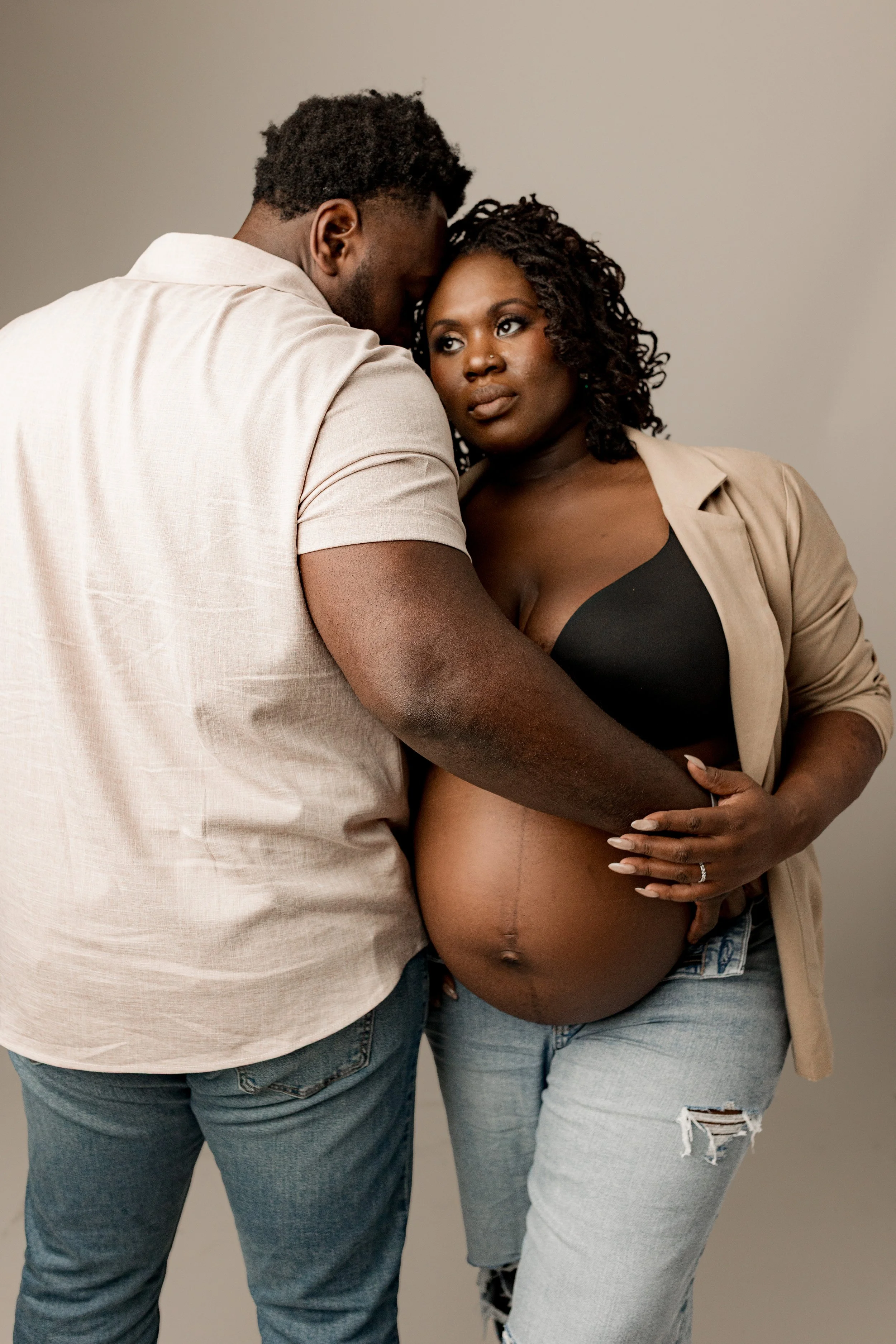 Pregnancy announcement photoshoot near Dallas, Fort Worth, Mansfield, TX