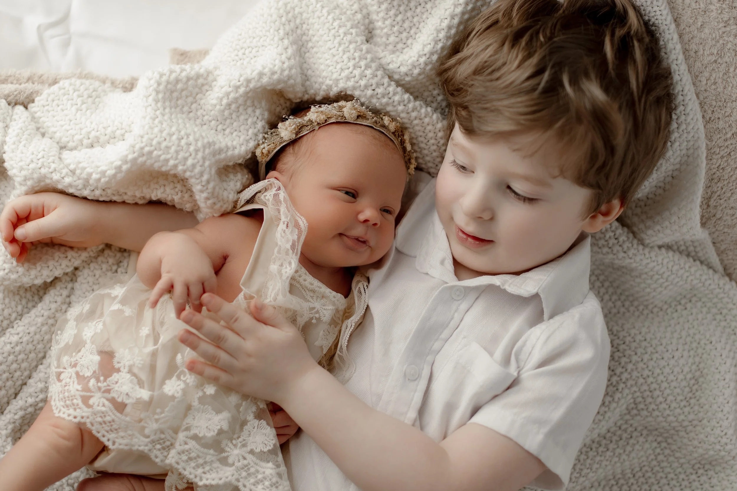 Arlington tx newborn photographer with sibling family