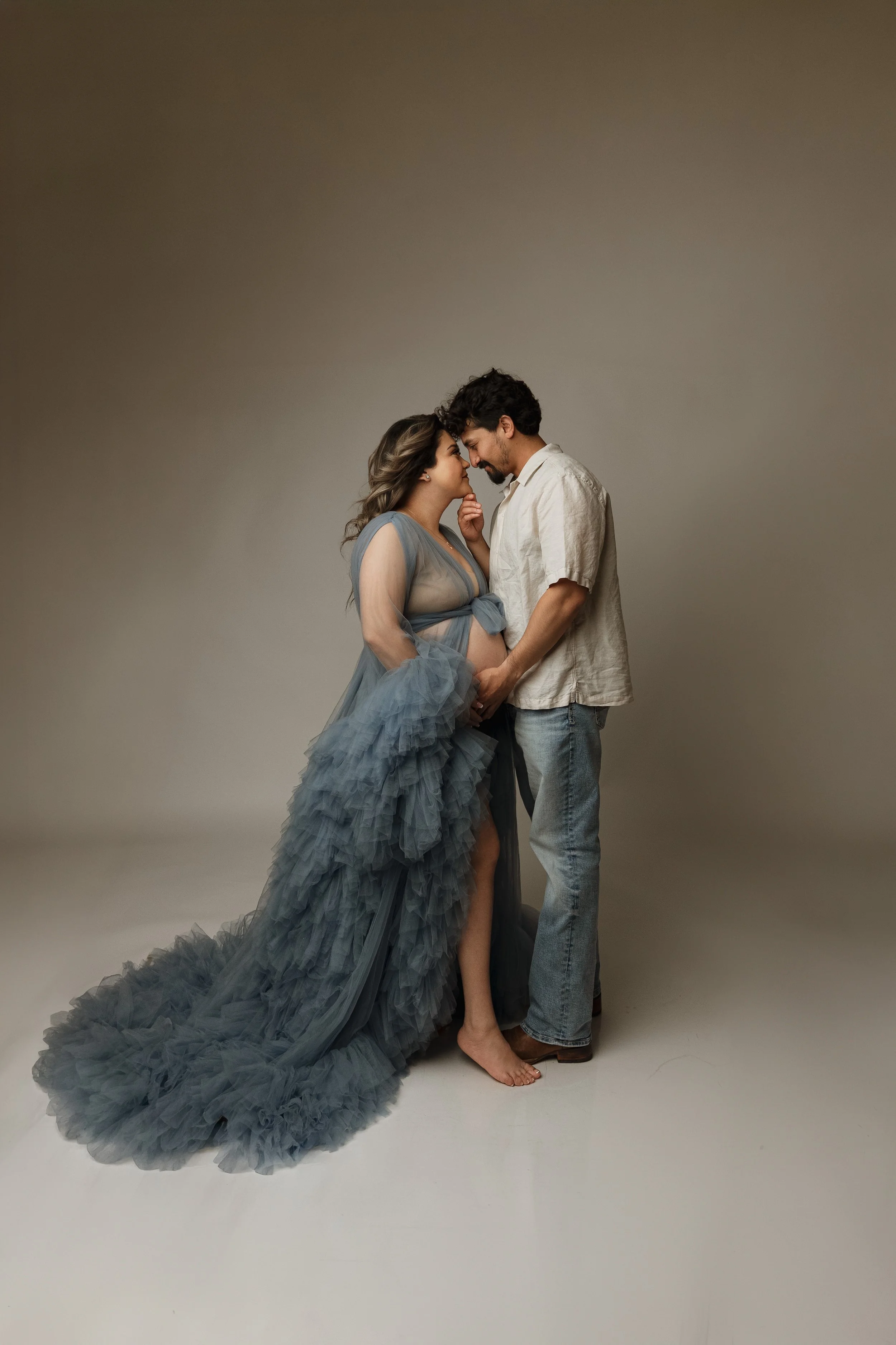 couples maternity photoshoot Fort Worth tx