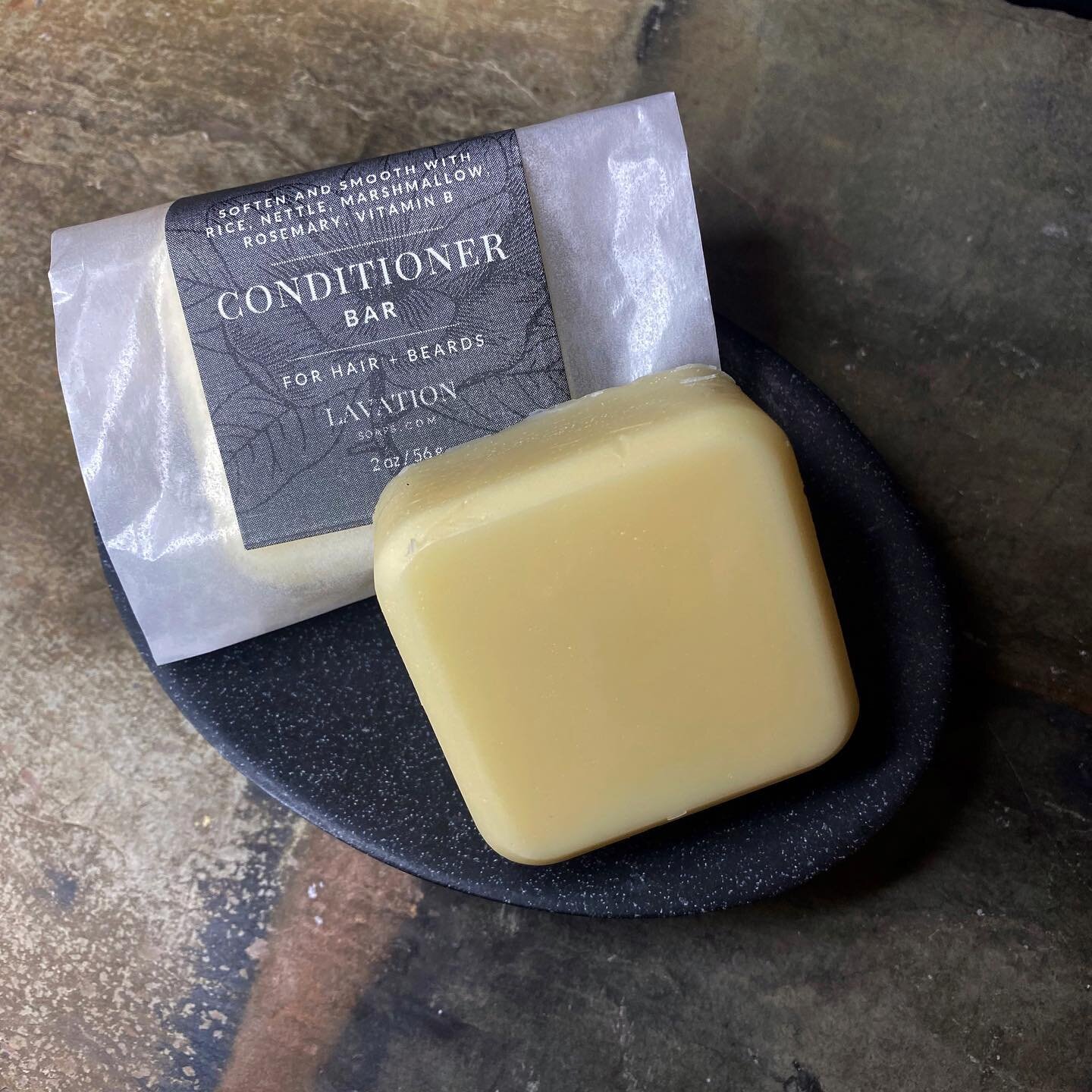 Have you tried a solid conditioner bar? It&rsquo;s another product I make that I won&rsquo;t do without.⁣
⁣
There&rsquo;s so many good hair ingredients in these little bars. Mango butter (my favorite for everything!), argan oil infused with rosemary 