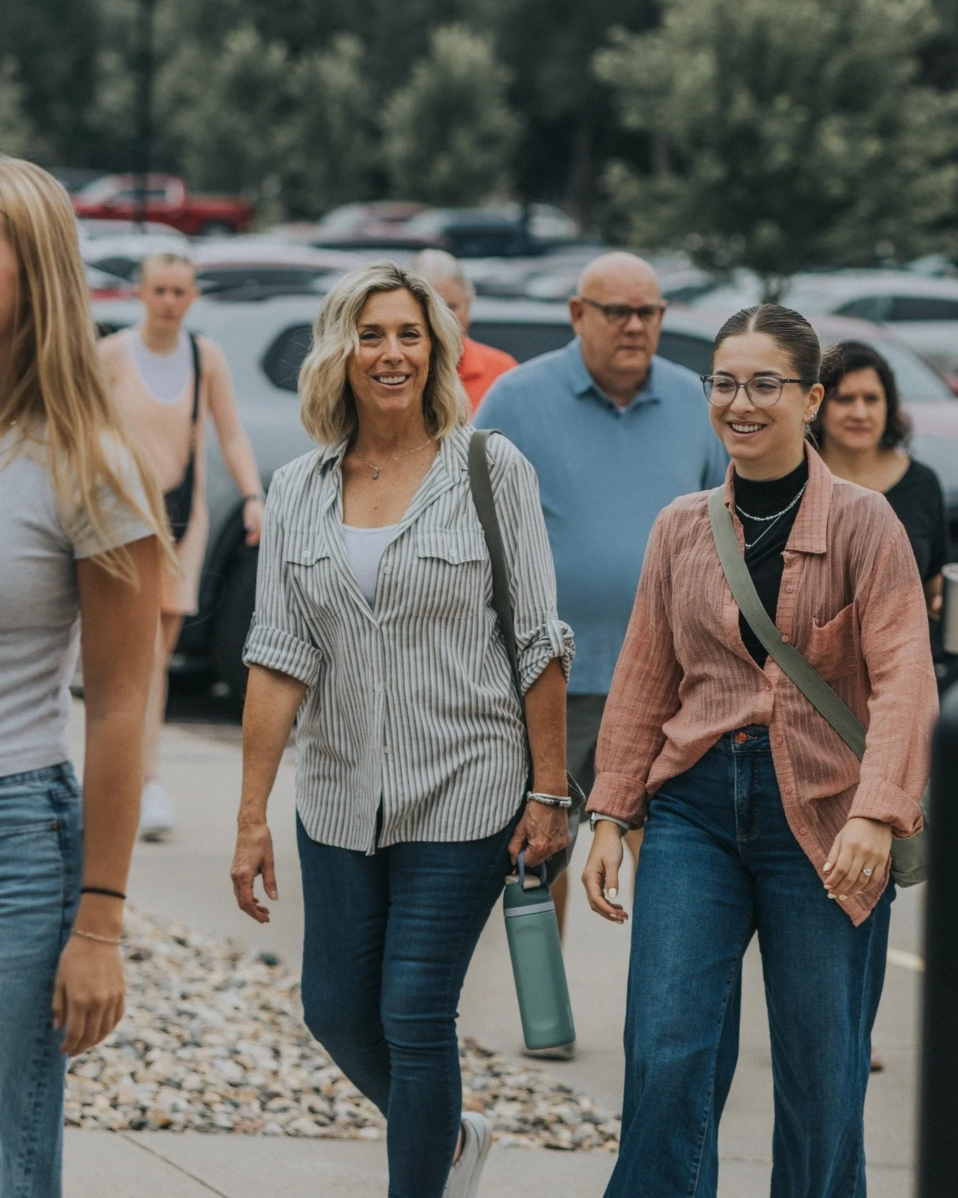 Happy Sunday, Embrace! ☀️ 

Westside: 8, 9:30, &amp; 11 am
Tea: 8, 9:30 &amp; 11 am
57th Street: 8, 9:30, 11 am, &amp; 12:15 pm
Online: 8, 9:30, &amp; 11 am
Durfee: Mondays at 7 pm
Jameson: Tuesdays at 8 am