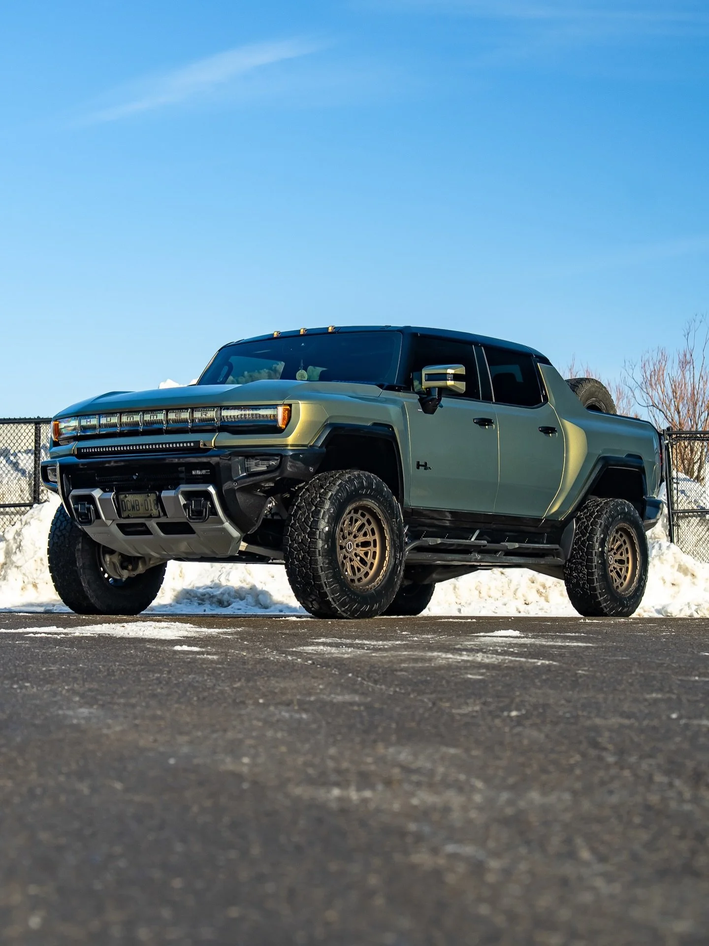 OEM+ Hummer EV 🔥 Bamboo Green 🎋 Coloured PPF wrapped from top to bottom, for both paint protection and a completely new stand-out look. Tint all around 35% and ceramic coating inside out was a must for this daily driver. Finally, we topped off this