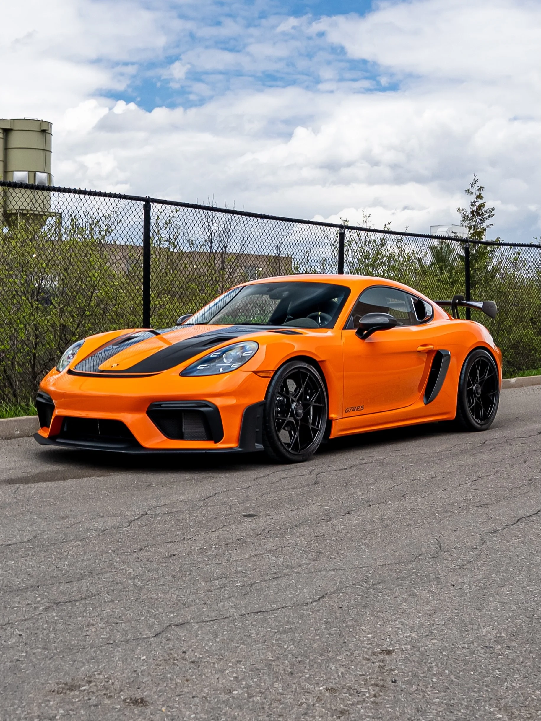 Is there really a better paint than PTS Pastel Orange for a 718 GT4RS? 🍊 This beautifully specced track weapon had its first stop here at ABE to complete its full body PPF along with ceramic coating top to bottom. Before any track days, road damage 
