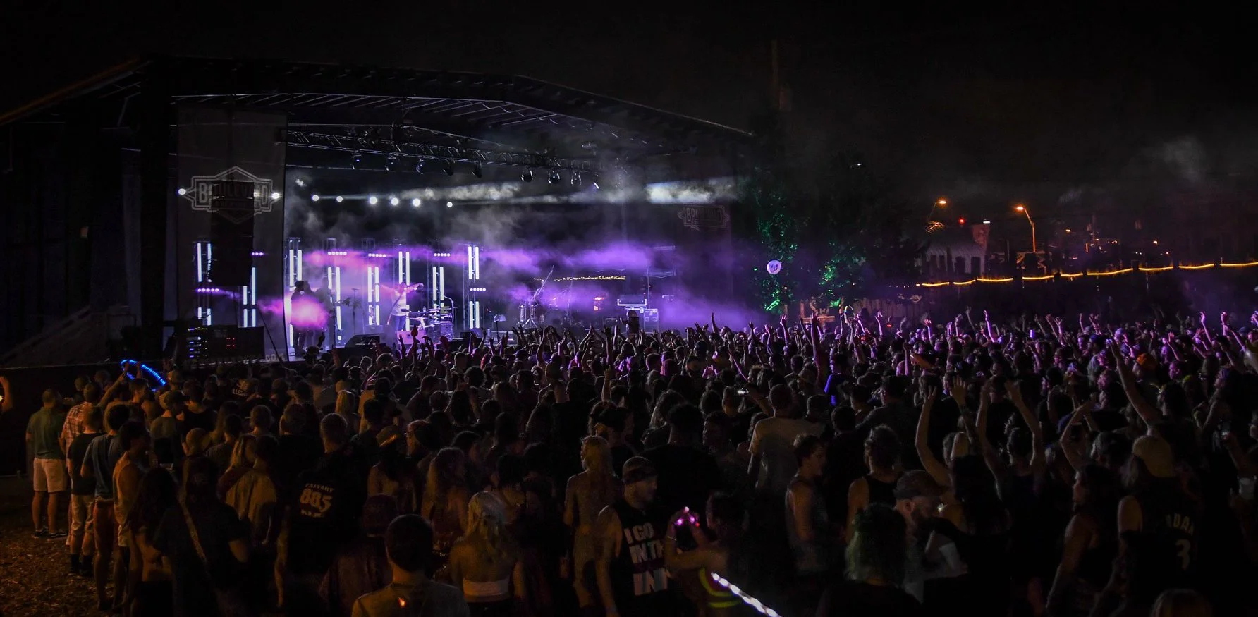 Shot of Grinders KC Venue during a night concert