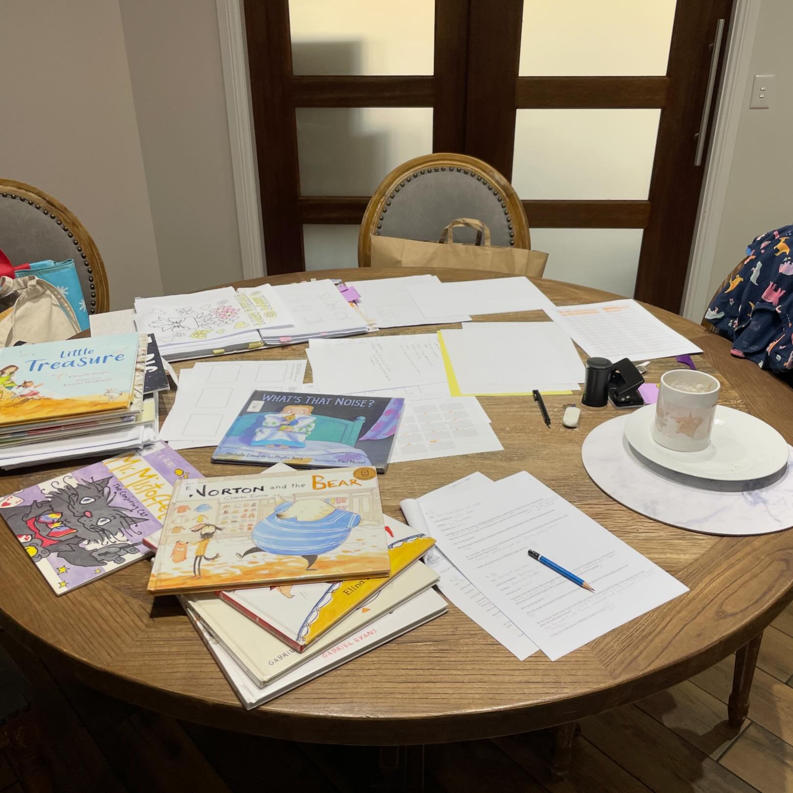 My week is on this table 😂🤯

Finished my 2nd draft - for CYA boot camp. 
Noted some exciting illustration ideas to go with it, yay!✨

Started @cyaconference judging and absolutely love it 💕

Now catch up on @kidlitvic illustration workshop &rsquo;
