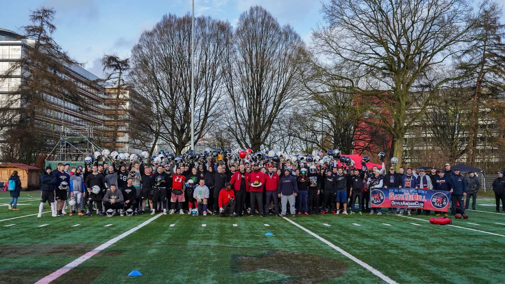 Hamburg Sea Devils Teil von "The Last Catch" Charity-Camp vor Jahresumschwung – Über 5200 Euro für den guten Zweck