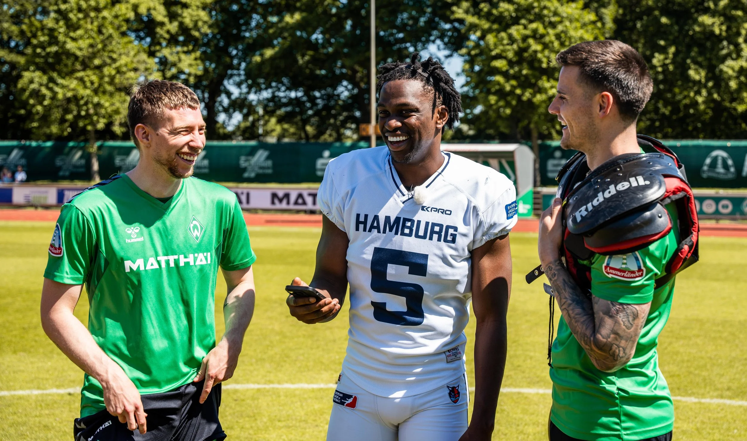 Hamburg Sea Devils treffen Werder Bremen zur Football &amp; Fußball Challenge