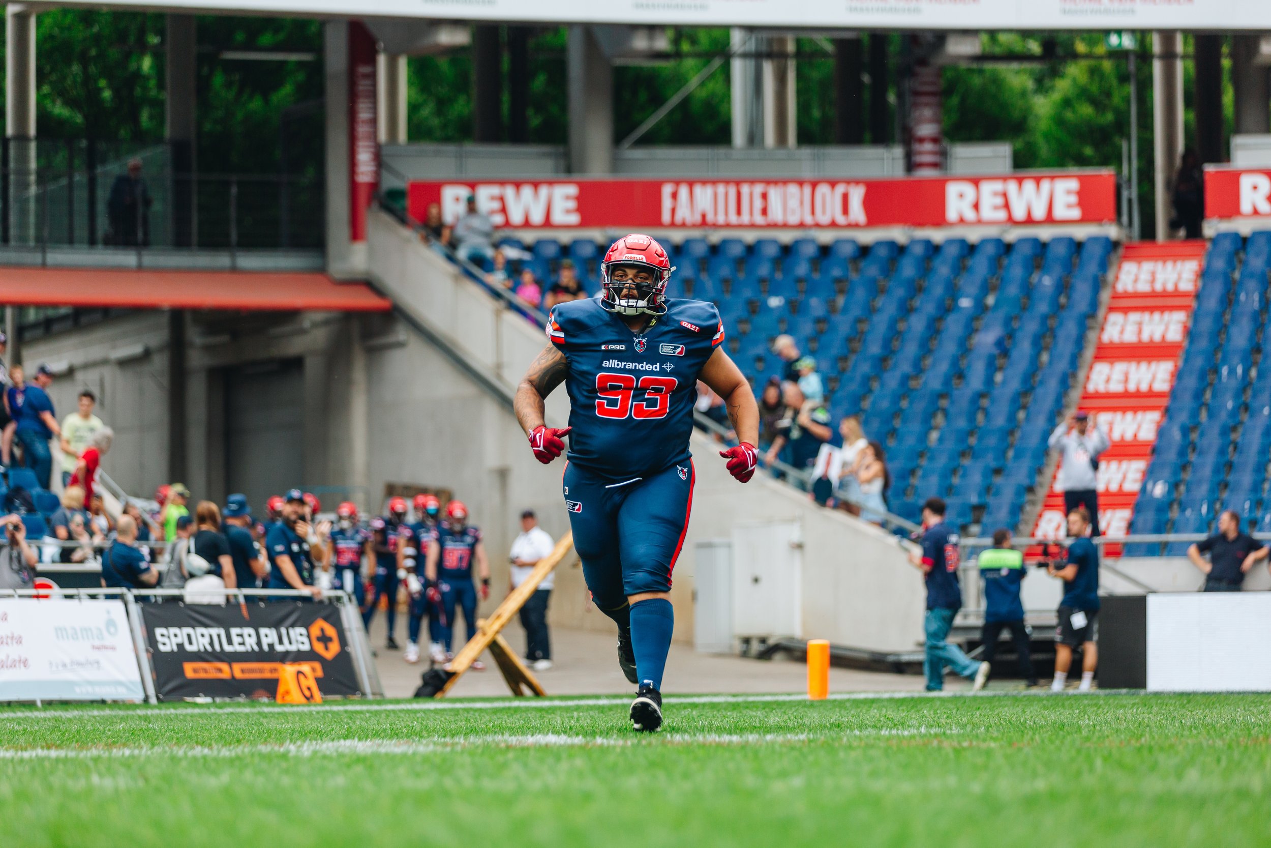 Joshua Köhnlein verlängert bei den Hamburg Sea Devils – Defensive Liner bleibt an der Elbe