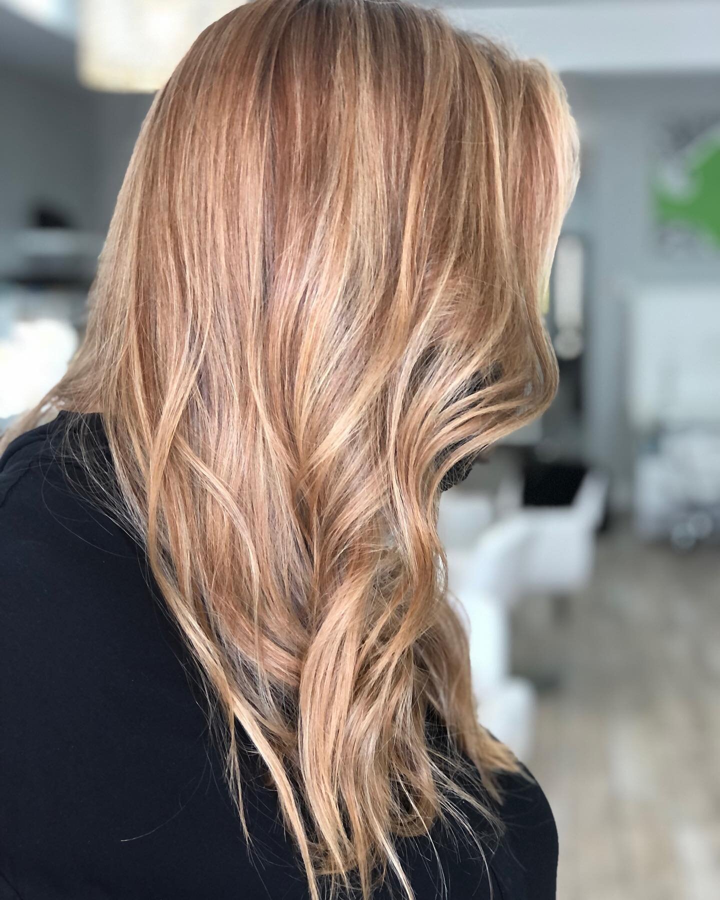 Heading back #blonde from red hot copper 💥
. Swipe right to see #redheadlove 🧡💛