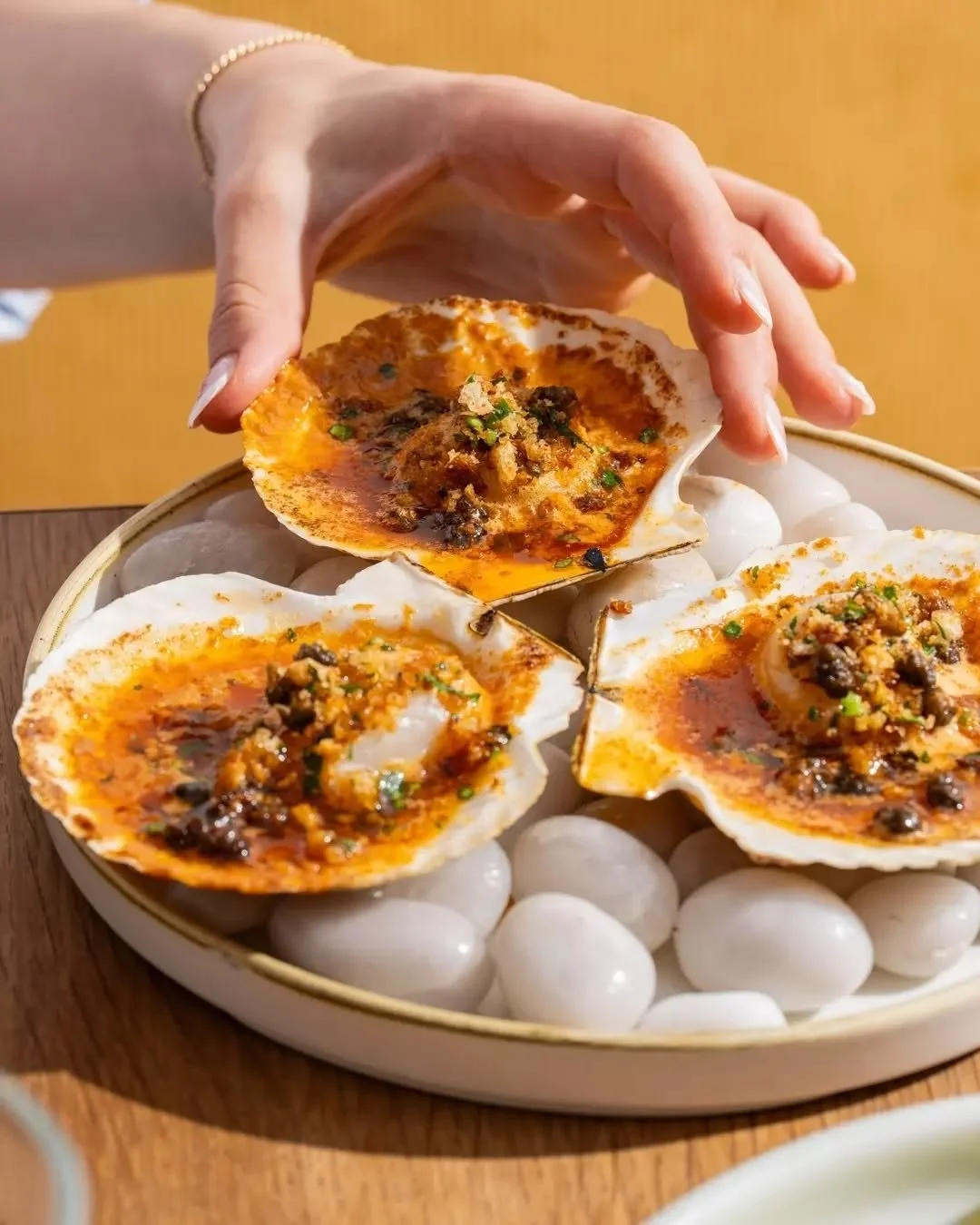 If you know&hellip; you know 🤌🔥. Our Halfshell Hokkaido Scallops.