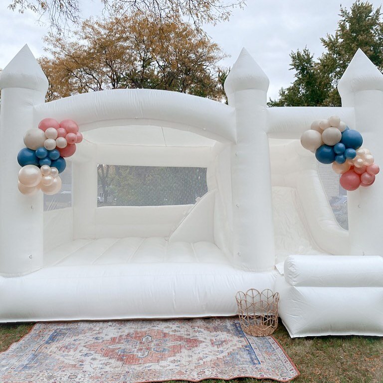 cutie little luxe bouncer 🤍