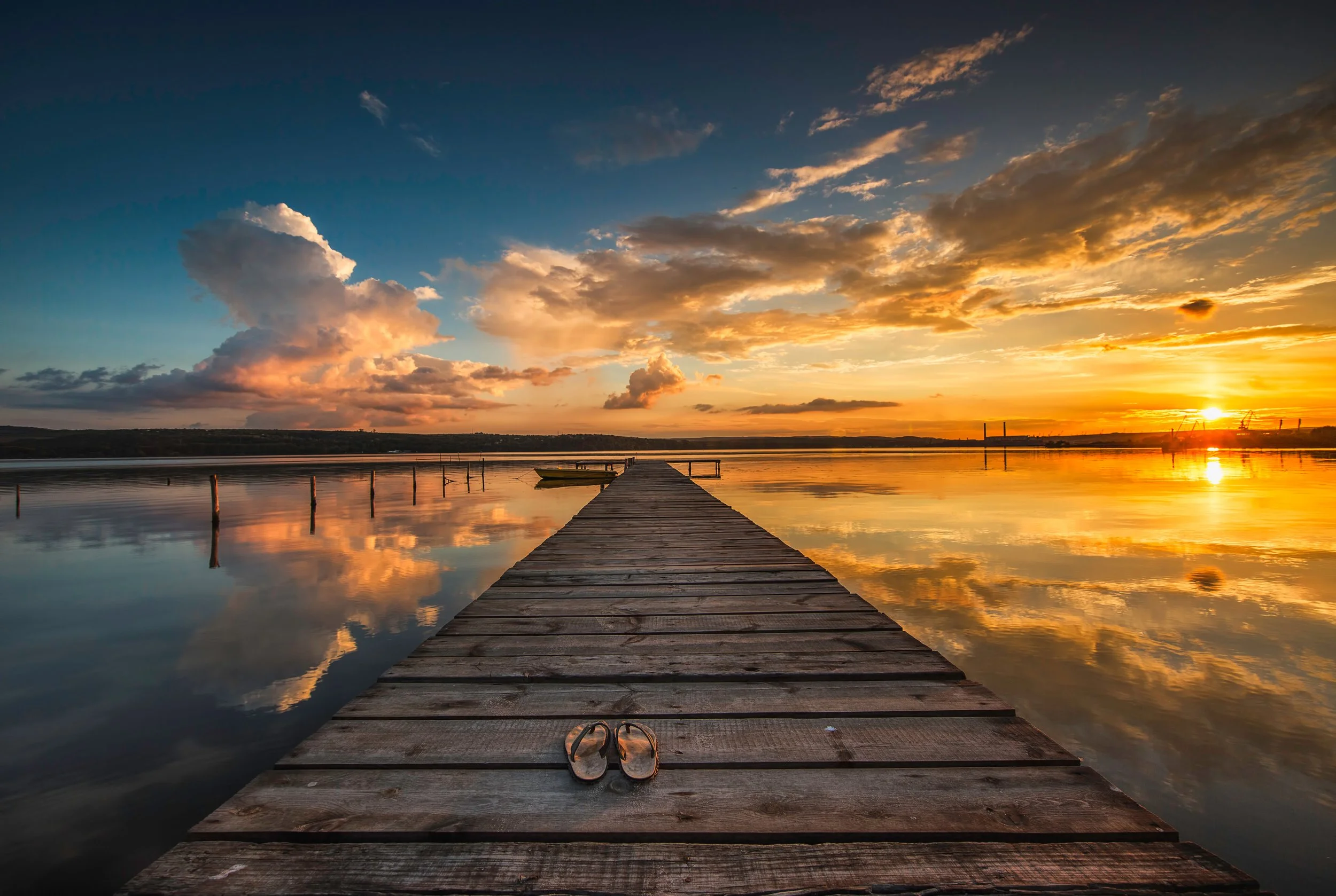 Small-Dock-and-Boat-at-the-lake-601360182_3855x2588.jpeg