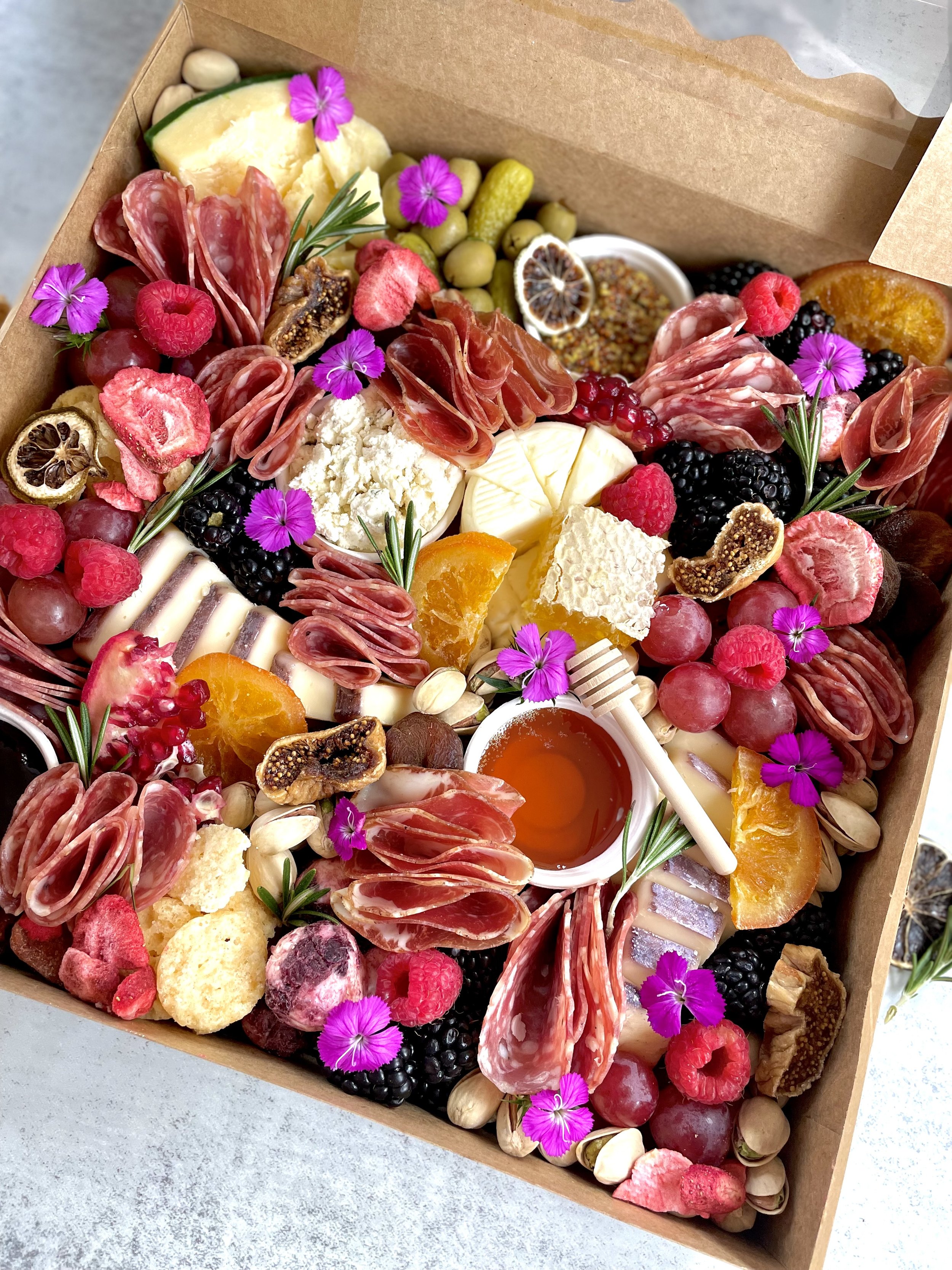 ALPINE BOARDS & CHARCUTERIES