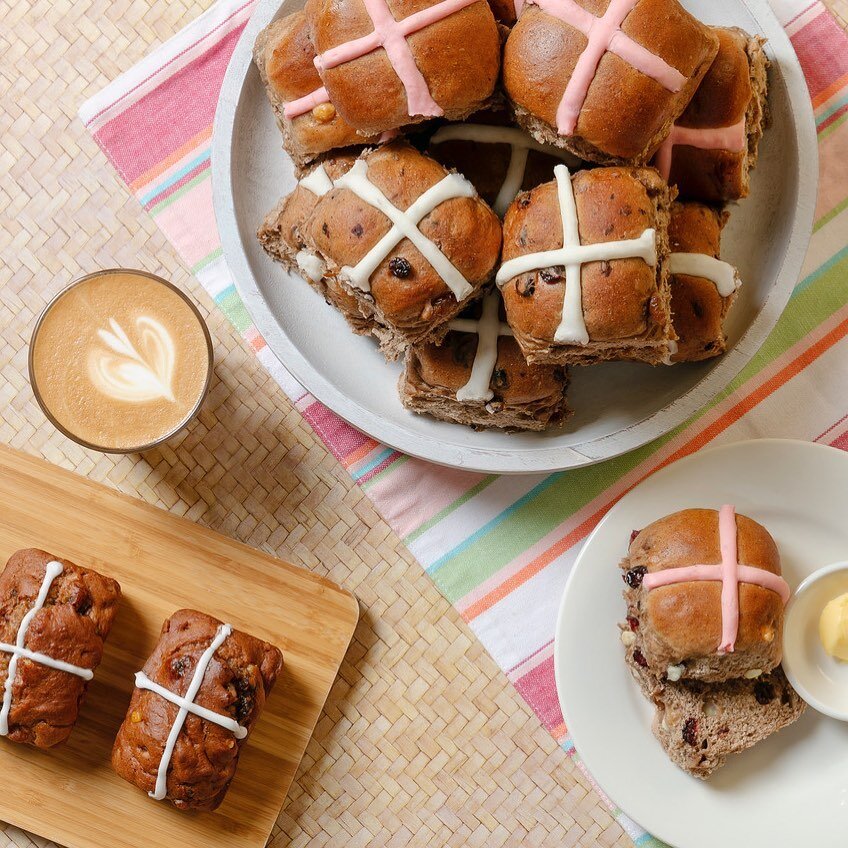 Capturing the essence of Easter #hotcrossbuns #easterbuns #glutenfree 🐣 🐰