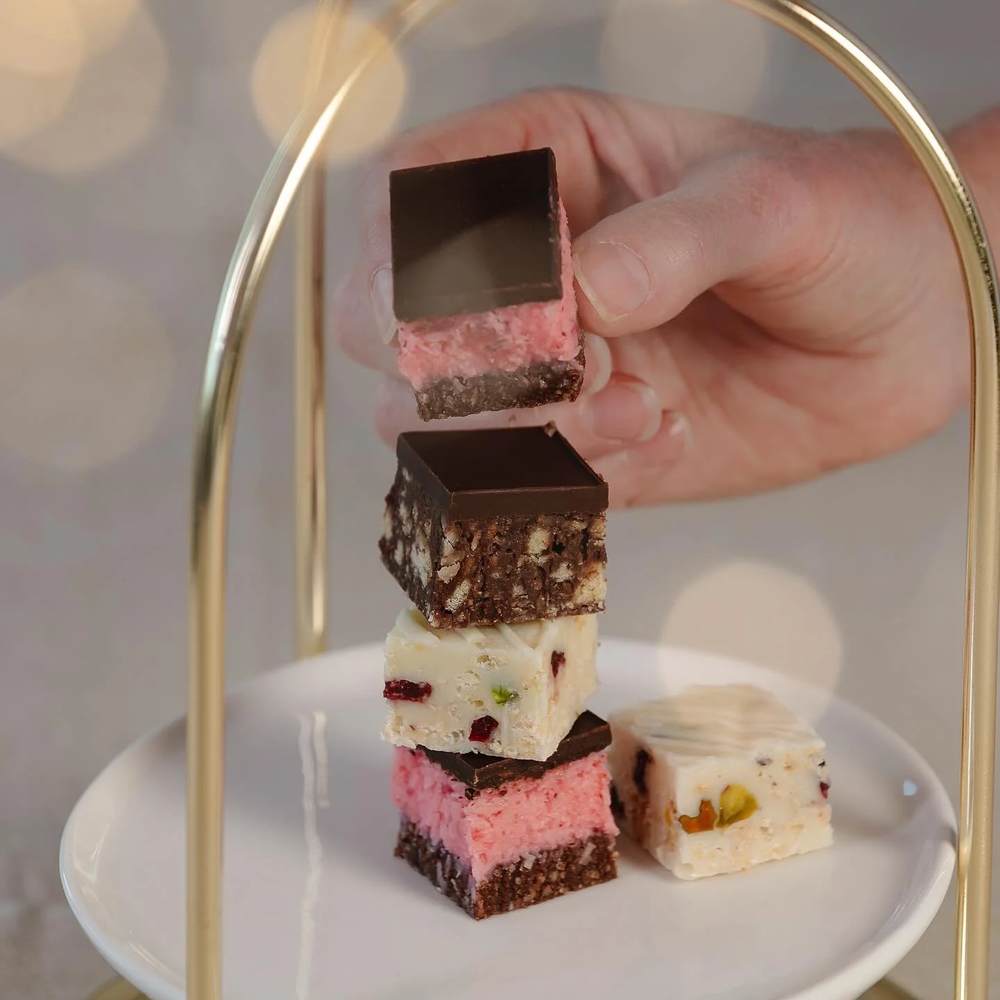 Wrapping up 2024 with one of the most merriest clients @shingleinnaus - I hope the bellies and hearts are full and ready for a brilliant and bright New Year!! #shinglebells #christmasfood #advertisingphotographer #brisbaneadvertisingphotographer #foo