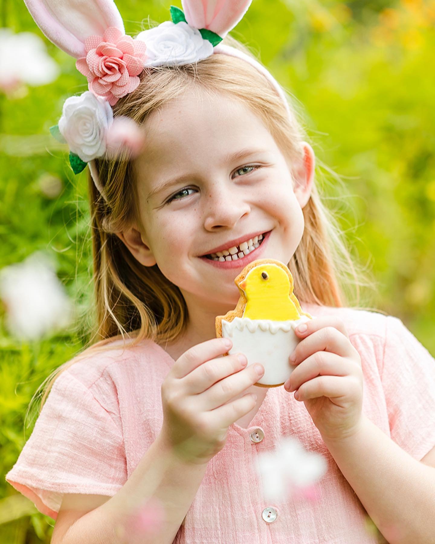 When a shift from chocolate is needed and you&rsquo;re always here to represent!! 🐣 🐣  #shingleinn  #eastercookies #chickcookies #brisbaneadvertisingphotographer #advertisingphotographer #foodphotographer #brandphotographer #brandphotography #conte