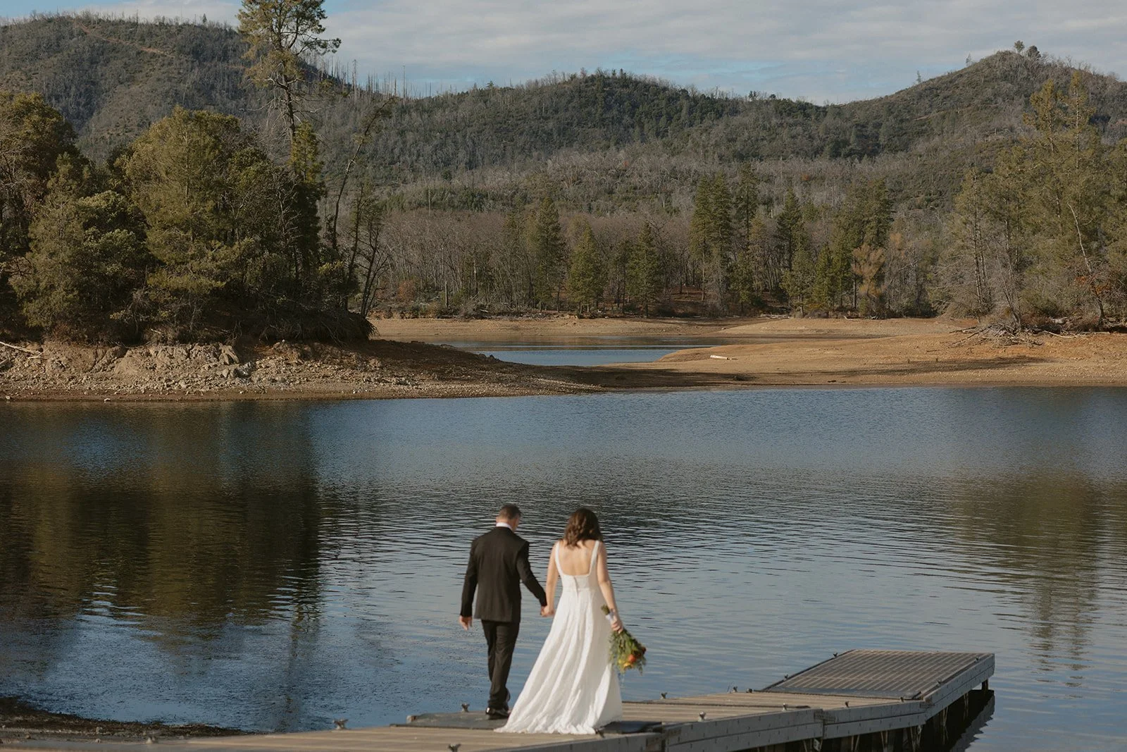 A Sweet &amp; Scenic Redding Mini Wedding at Whiskeytown Lake