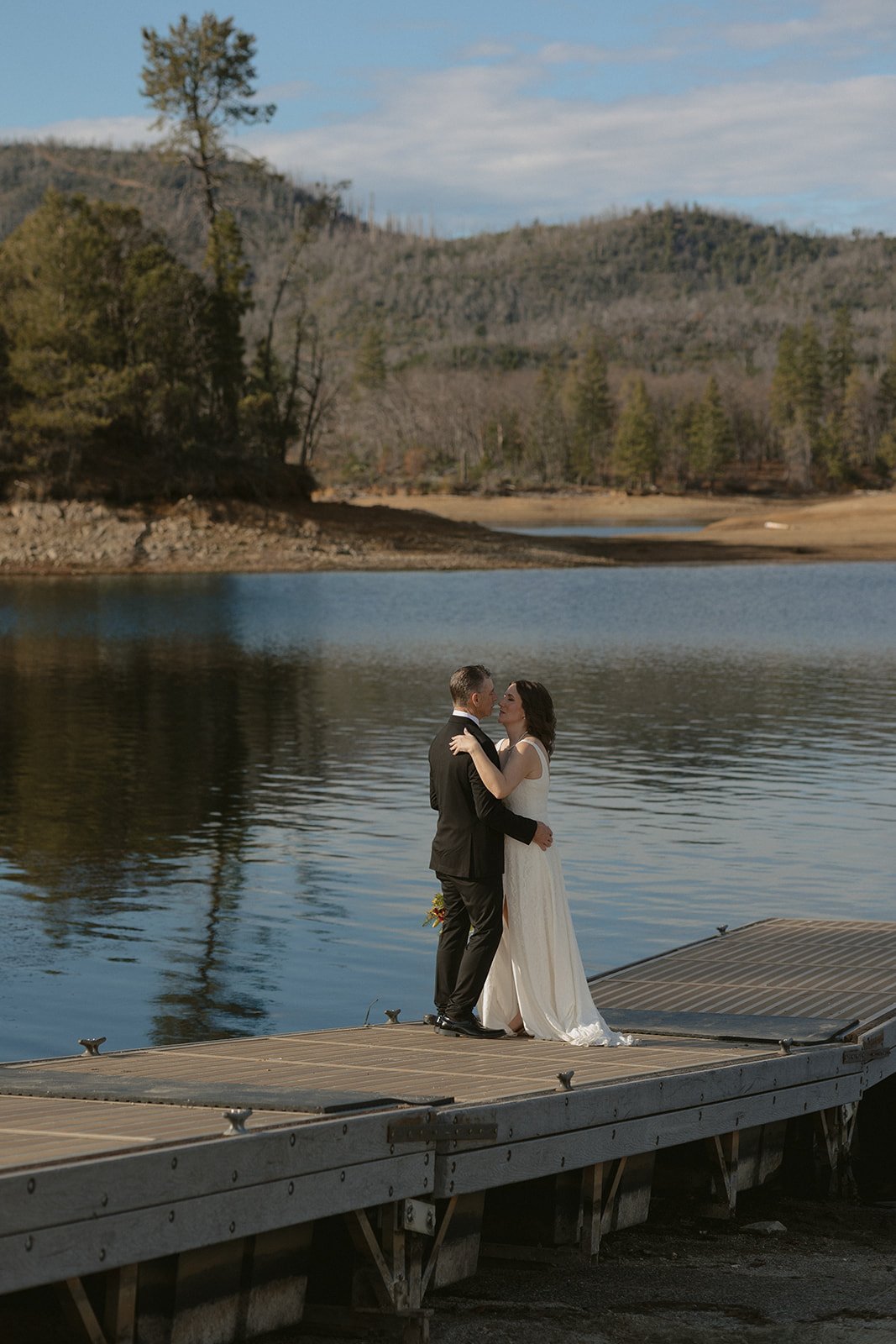 A Sweet &amp; Scenic Redding Mini Wedding at Whiskeytown Lake