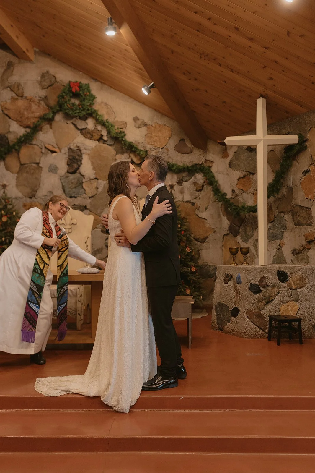 A Sweet &amp; Scenic Redding Mini Wedding at Whiskeytown Lake