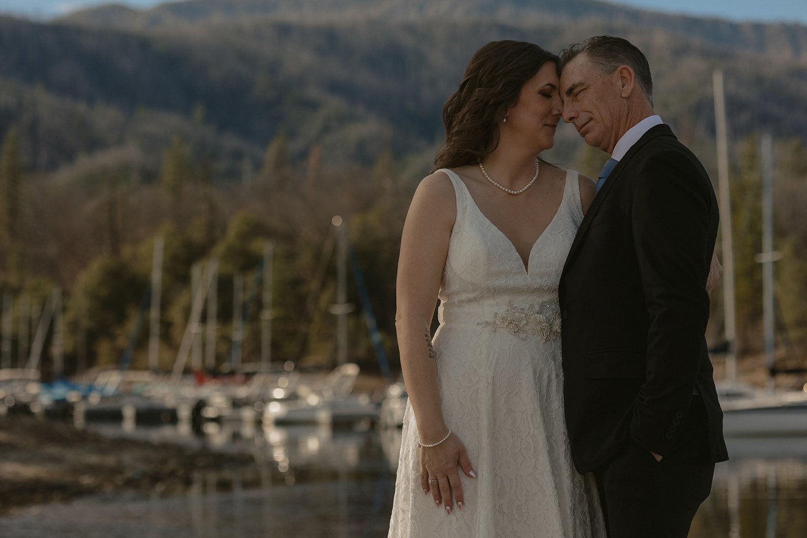 A Sweet &amp; Scenic Redding Mini Wedding at Whiskeytown Lake