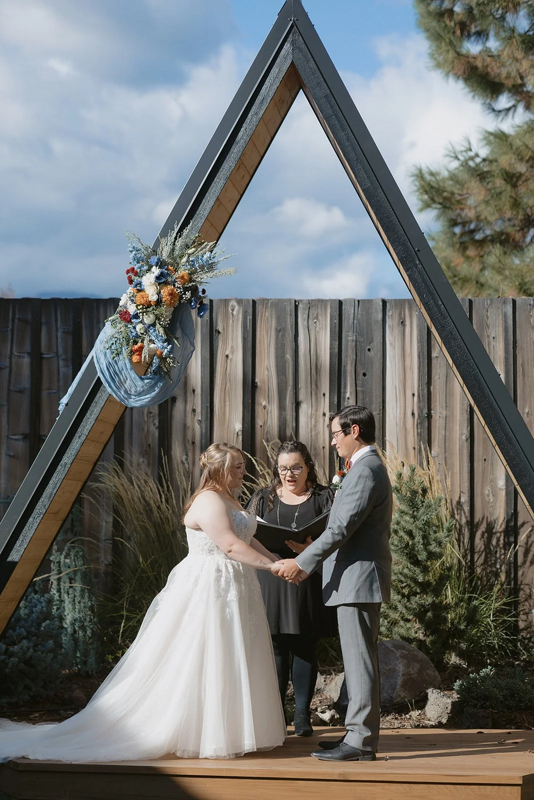 Shasta View Lodge Wedding Venue in McCloud, California: A Hidden Mountain Gem