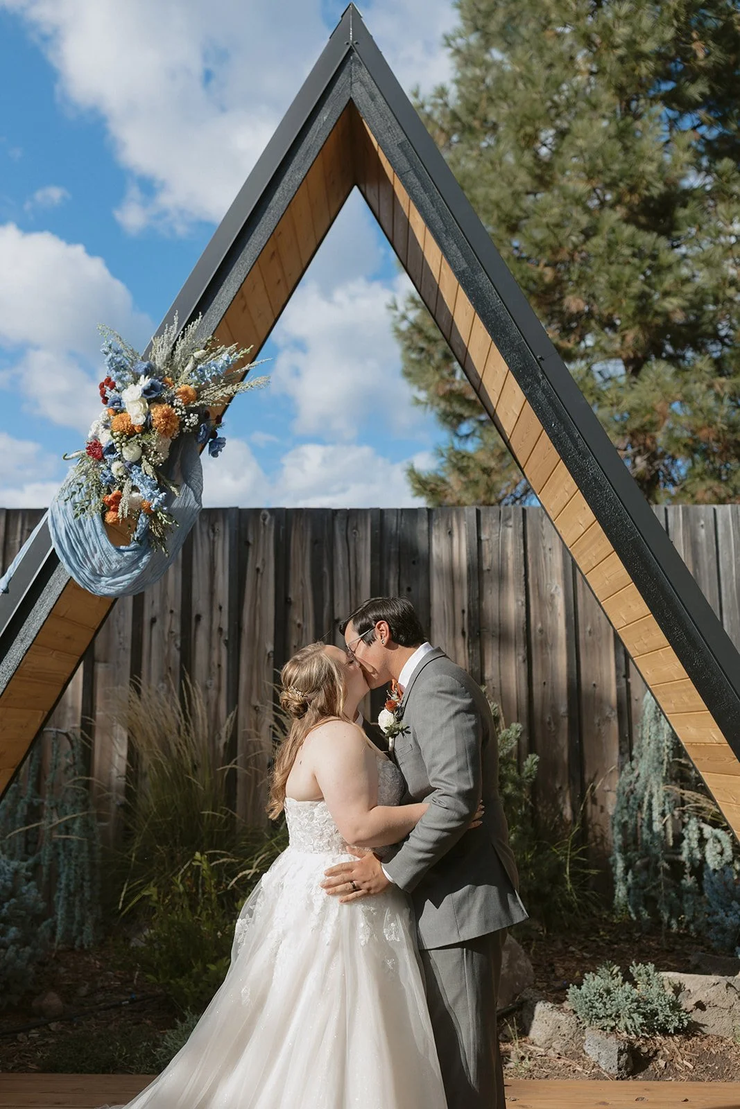 Shasta View Lodge Wedding Venue in McCloud, California: A Hidden Mountain Gem