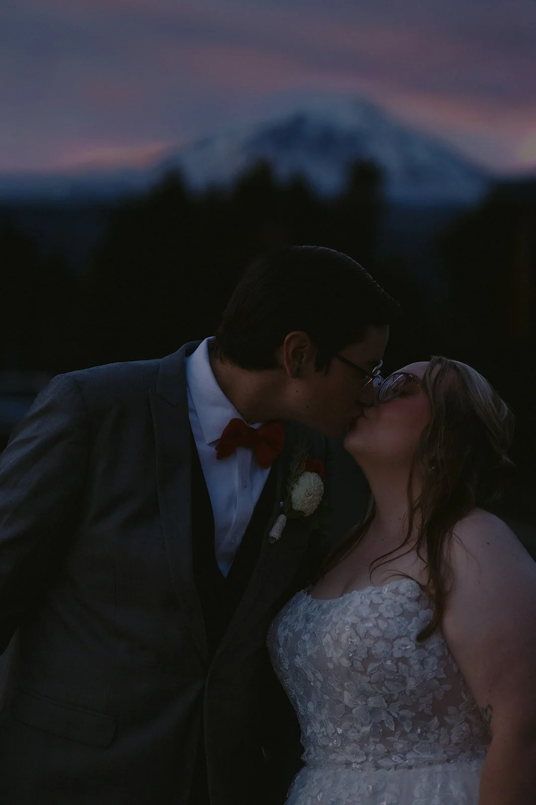 Shasta View Lodge Wedding Venue in McCloud, California: A Hidden Mountain Gem