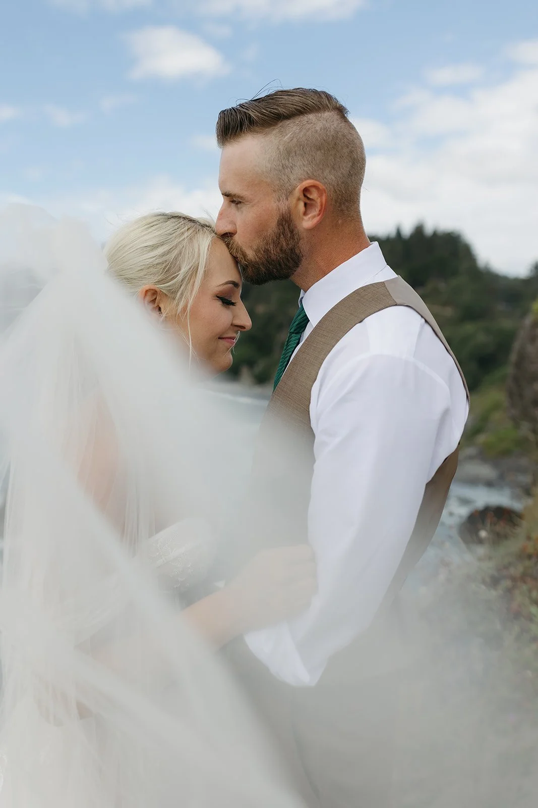 What Does an Elopement Day Look Like? A Relaxed Timeline for Your Dream Wedding