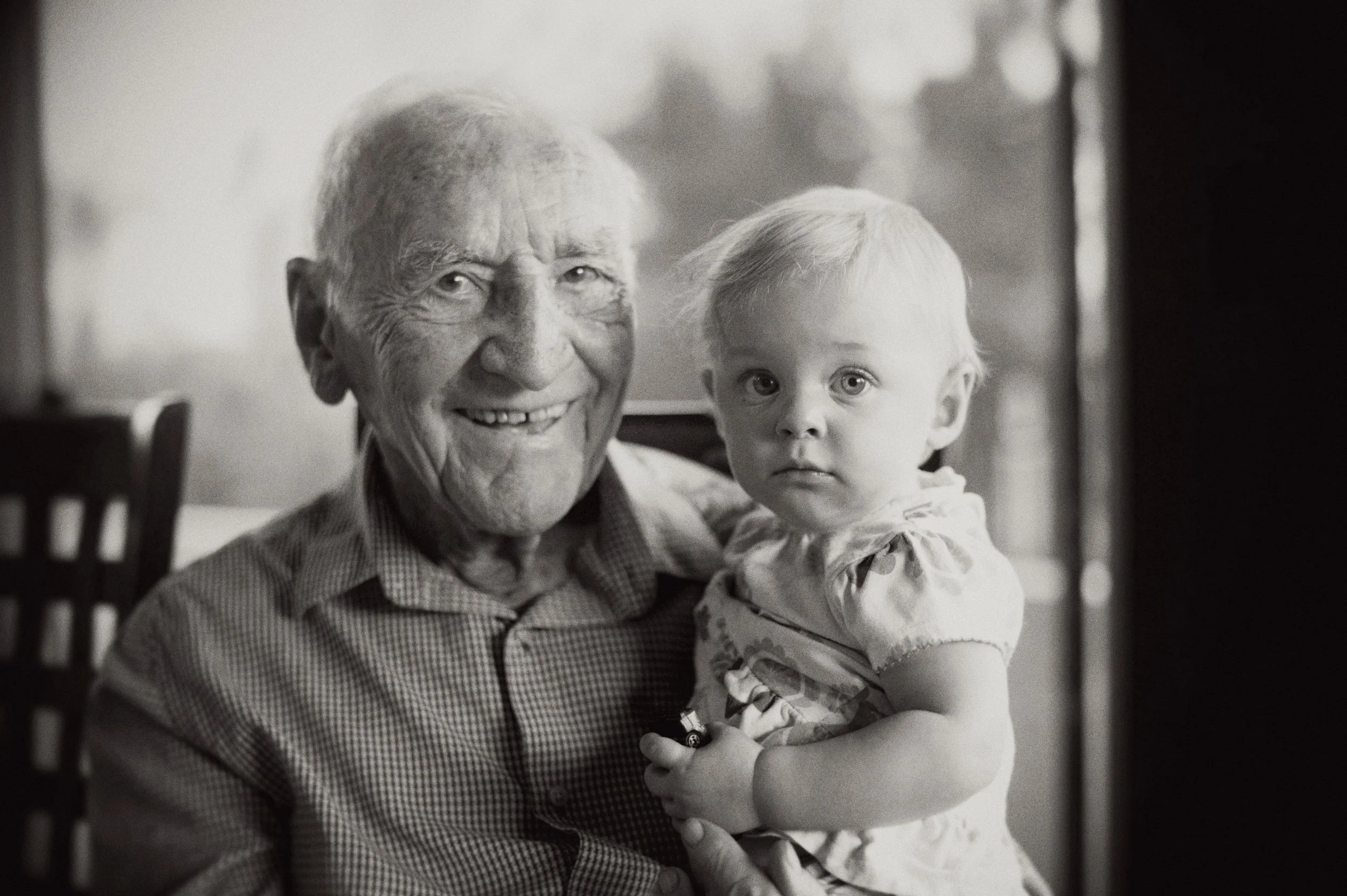 North-county- San-Diego-Family-Photos-grandparent-aboringphoto 2.jpg