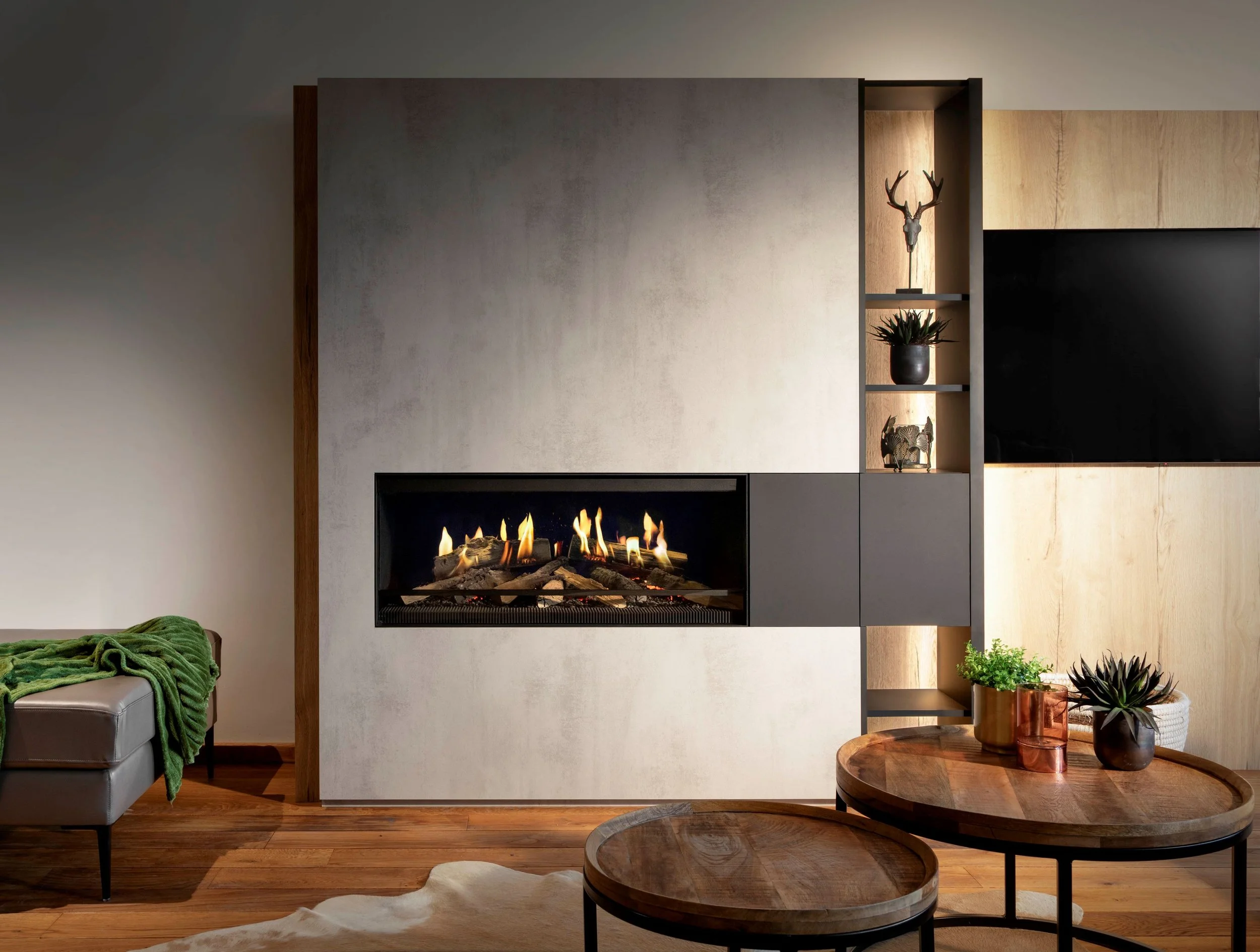 Plaster finish around electric fireplace