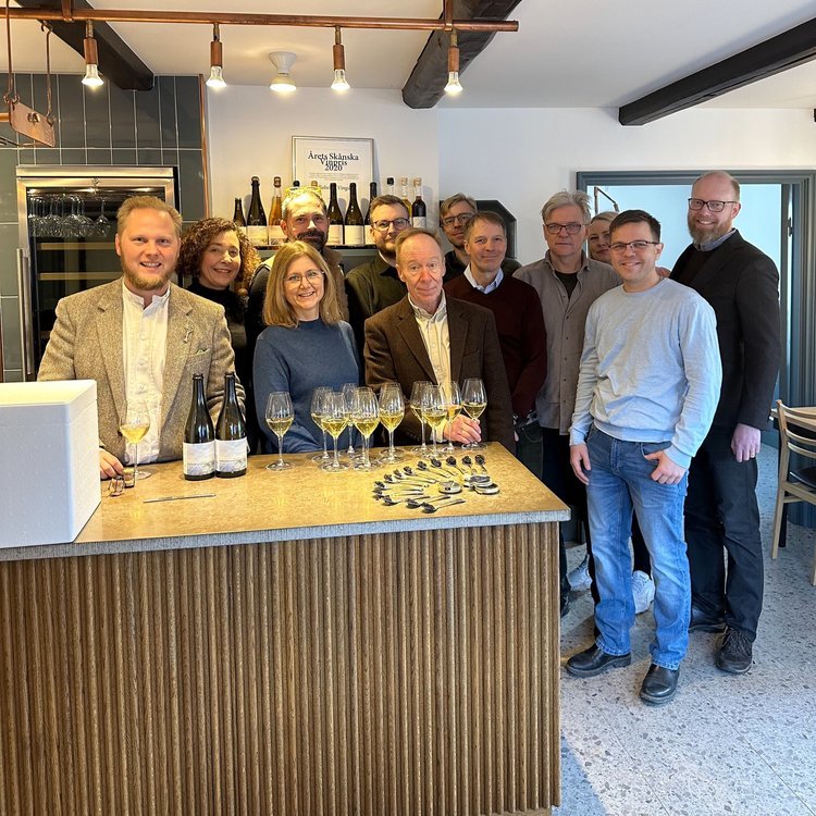 Forskare studerar skånskt vin + småländsk svart kaviar!