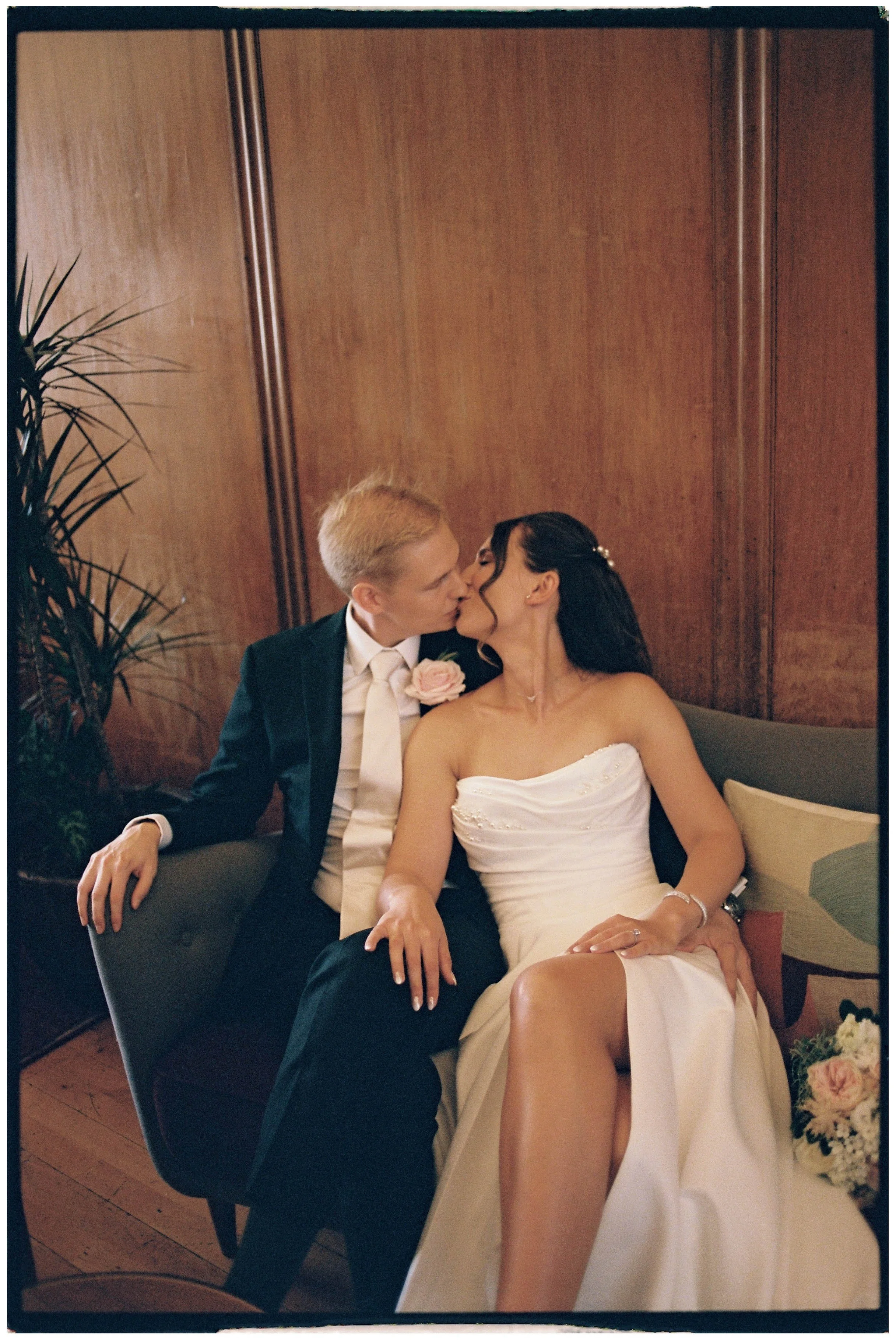 182752794-R1-31-33A.jpg