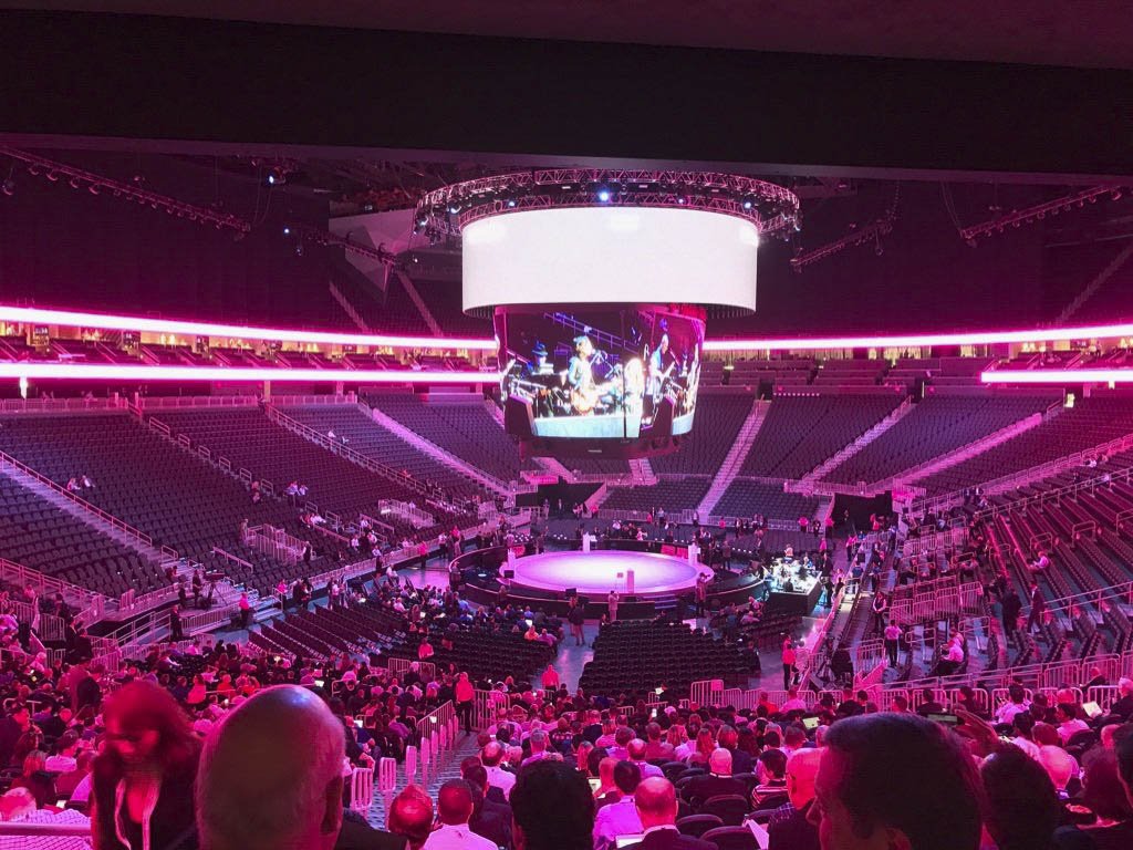 Event+Venue+with+crowd+2.jpg