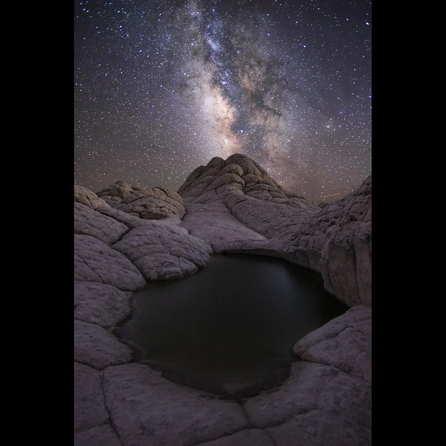 white pocket milky way.jpg