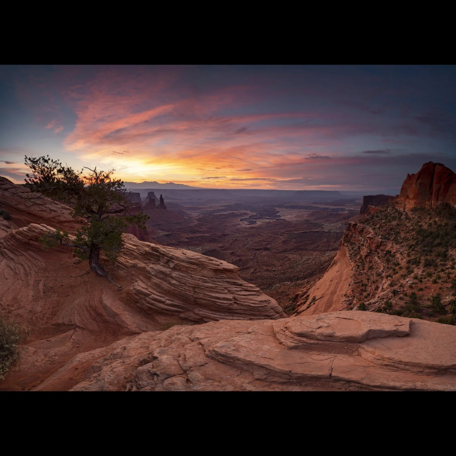 Canyonlands Sunrise.jpg