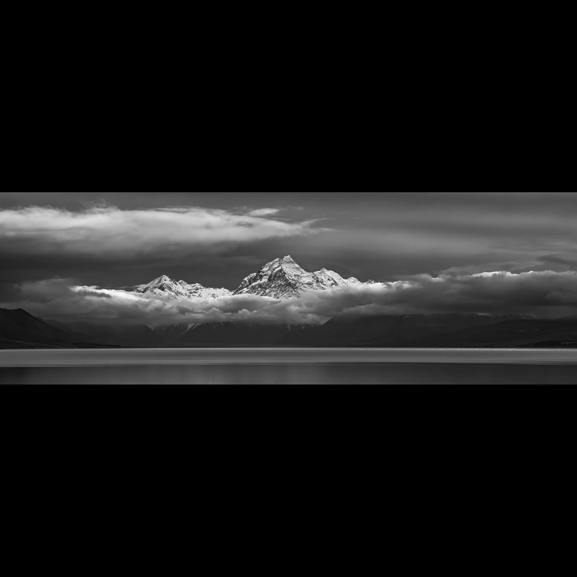 Mt. Cook Lake B&W