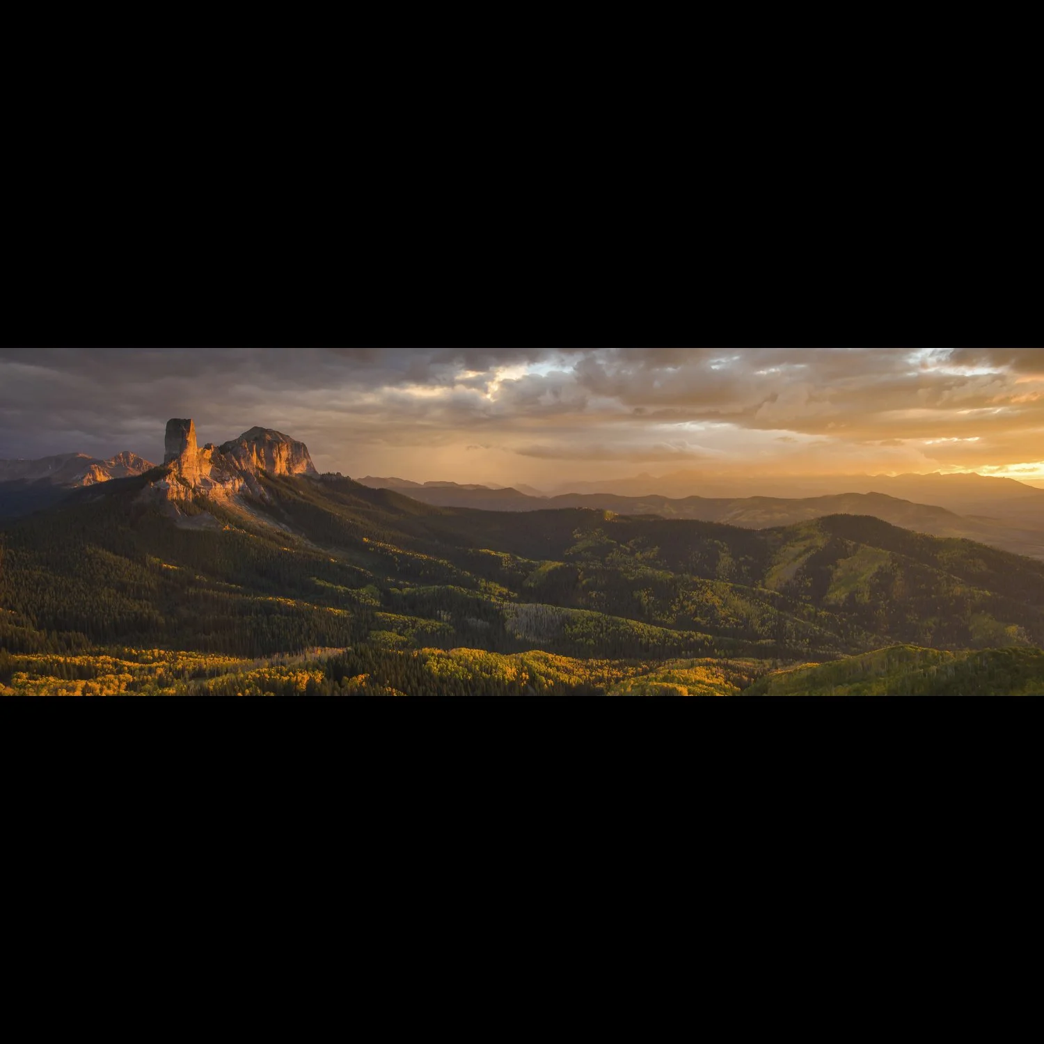 Courthourse_Mountain_Pano.jpg