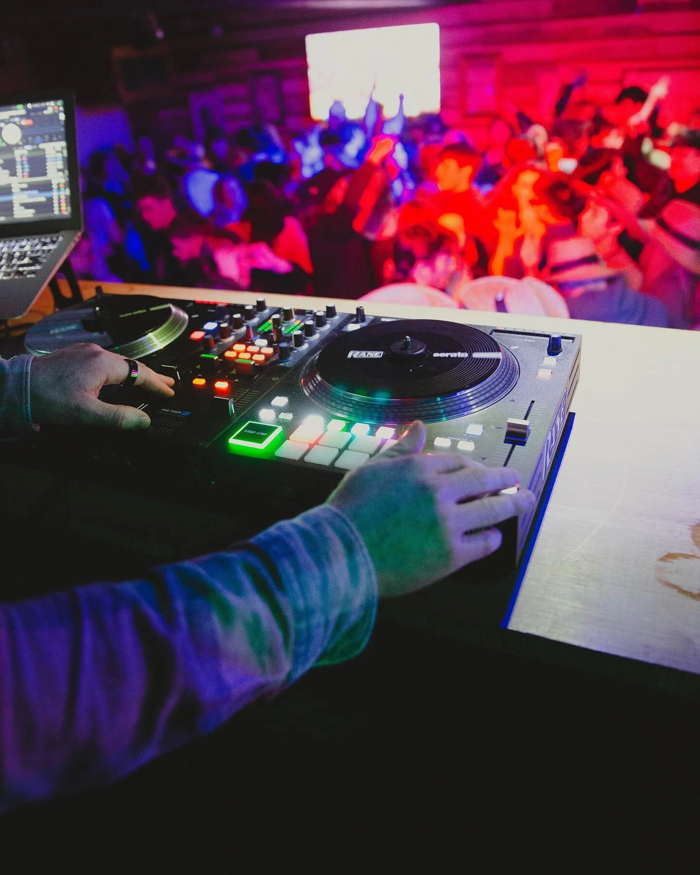 Mixin - July 2022
.
.
.
.
.
#nightlife #photography #photographynz #eventphotography #eventphotographynz #courtenayplace #canonphotography